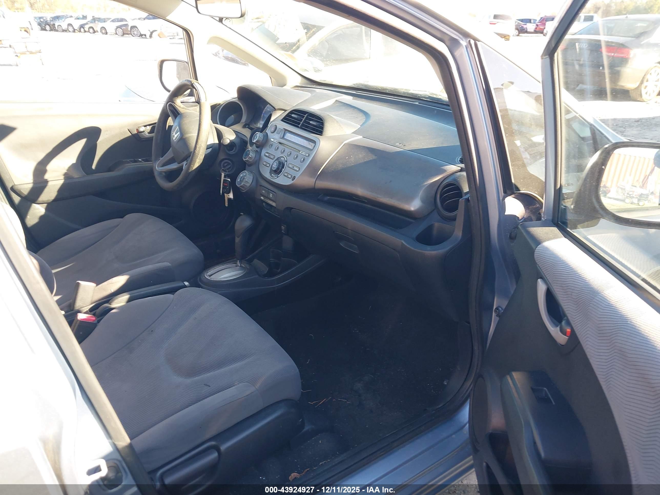 HONDA FIT image 5