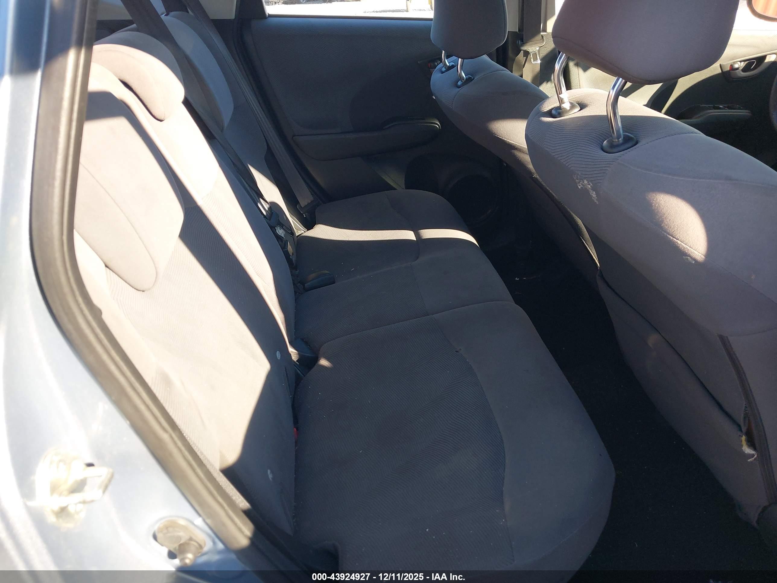 HONDA FIT image 8