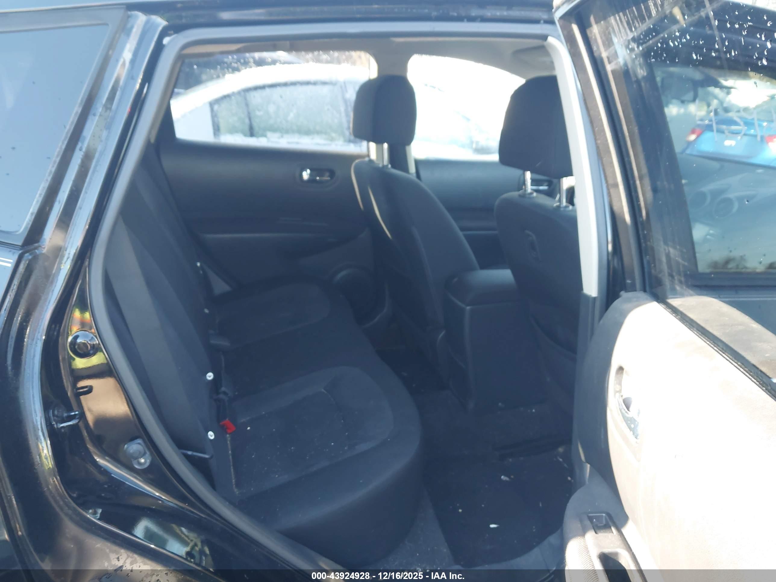NISSAN ROGUE image 8