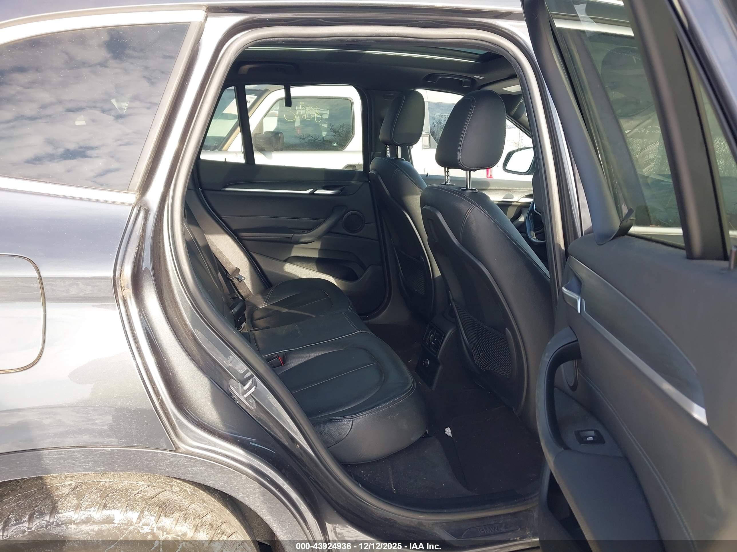 BMW X1 image 8