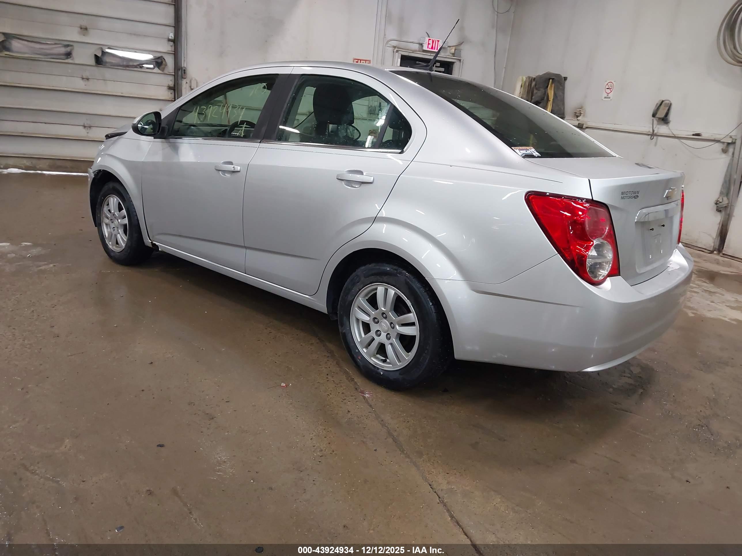 CHEVROLET SONIC image 3