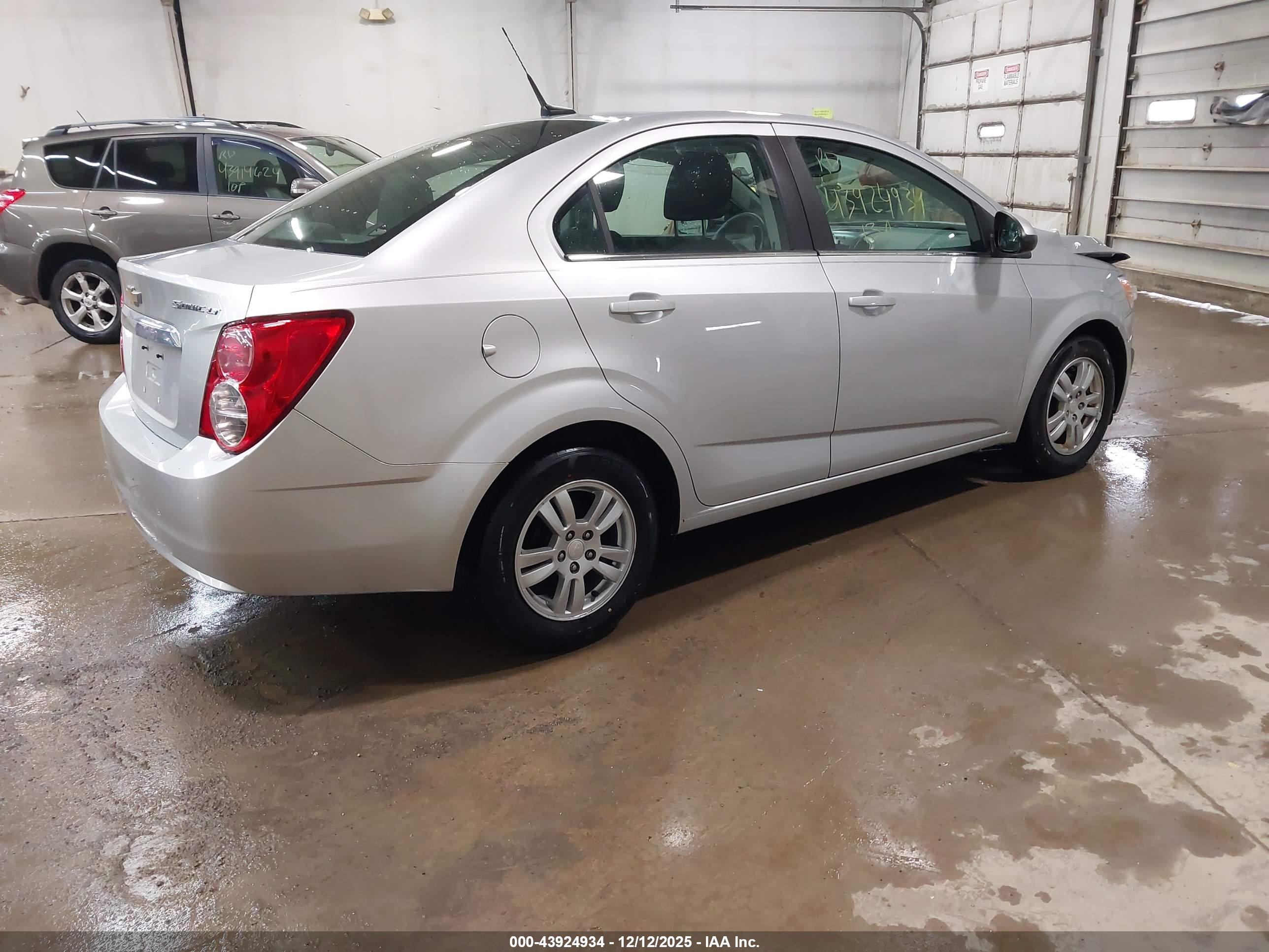 CHEVROLET SONIC image 4
