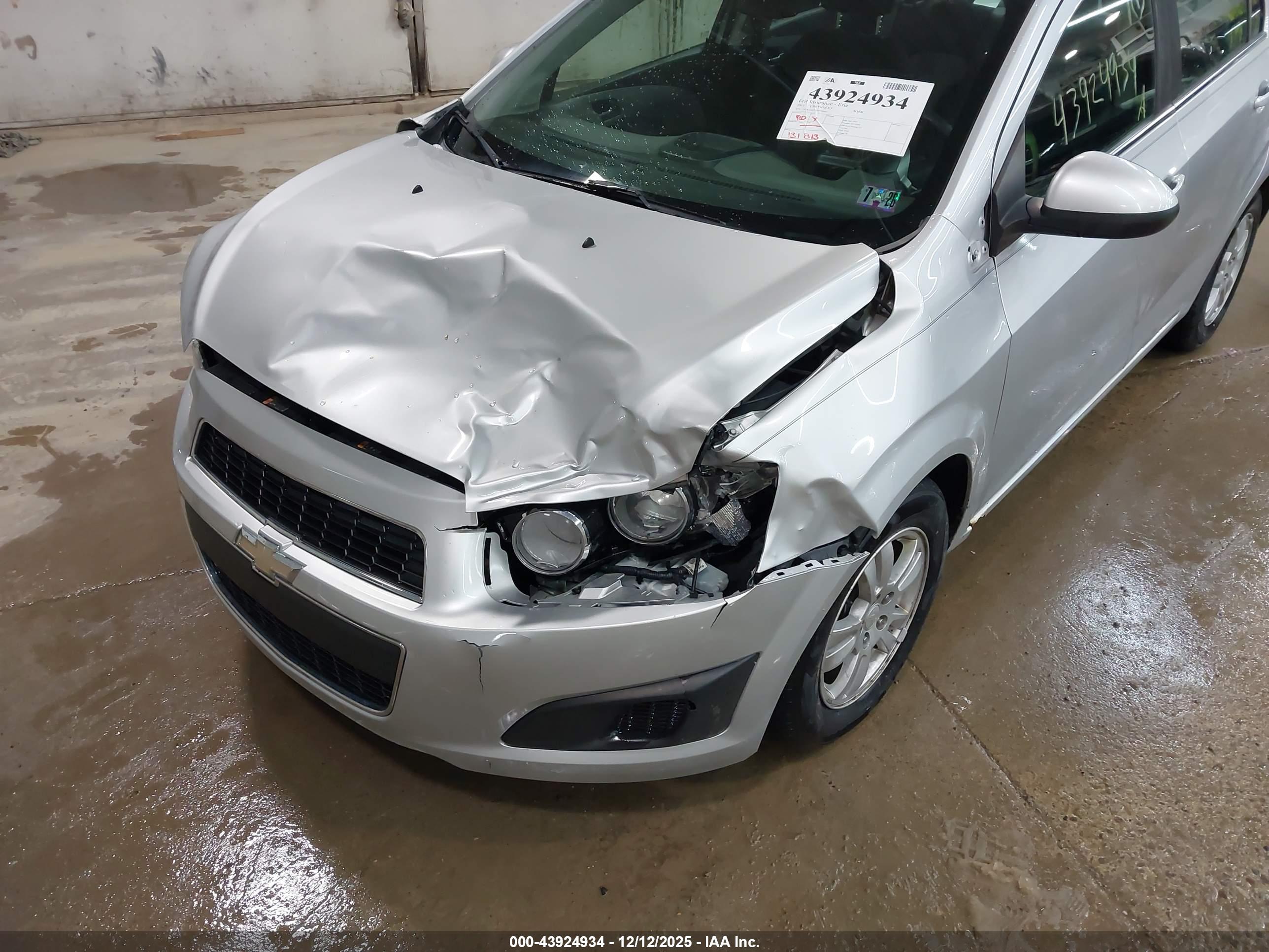 CHEVROLET SONIC image 6