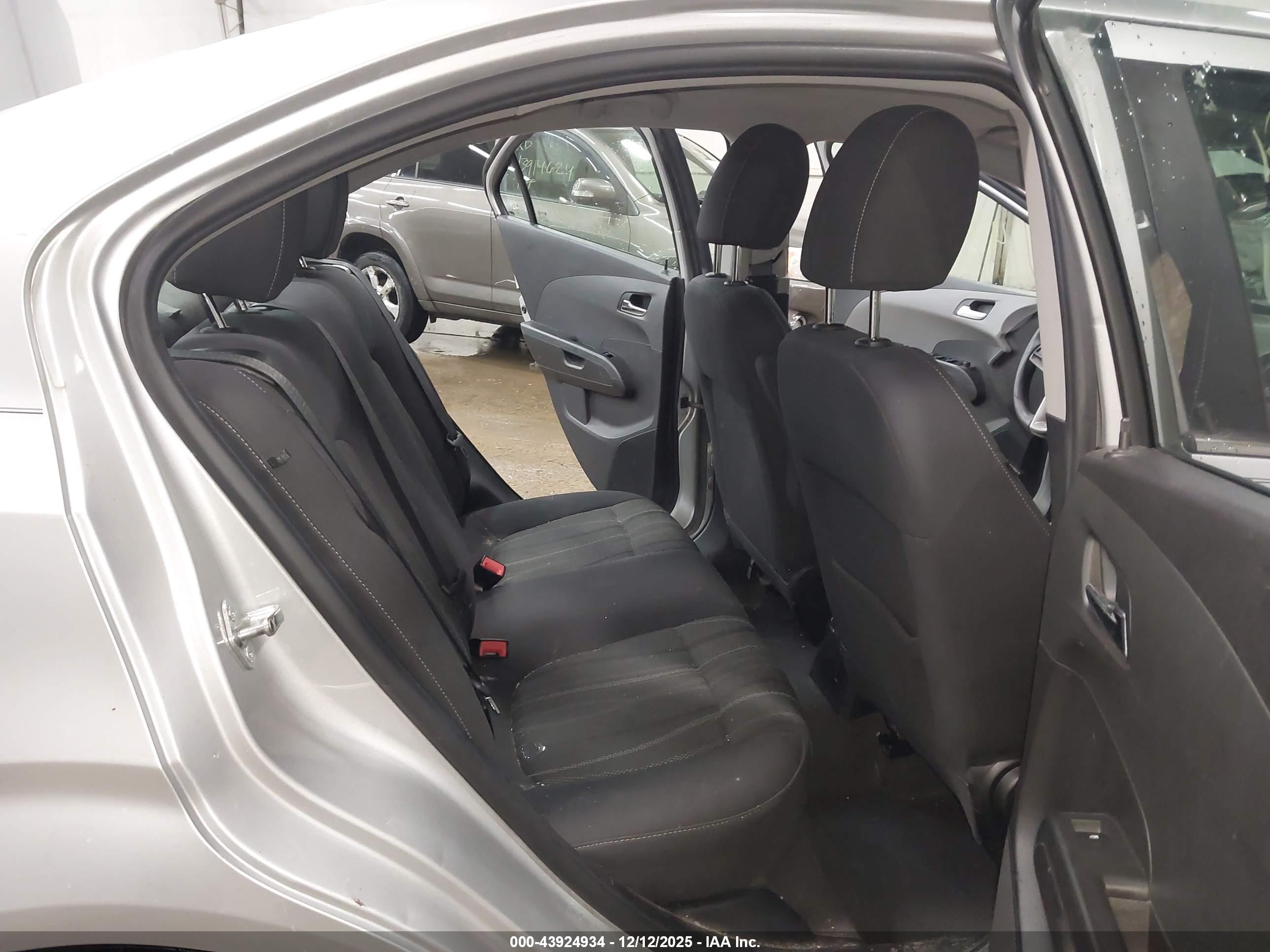 CHEVROLET SONIC image 8
