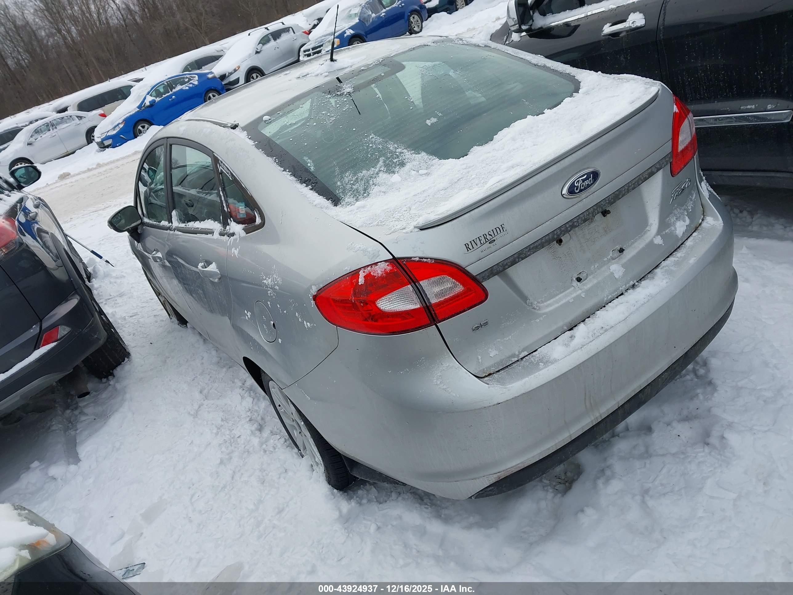 FORD FIESTA image 3
