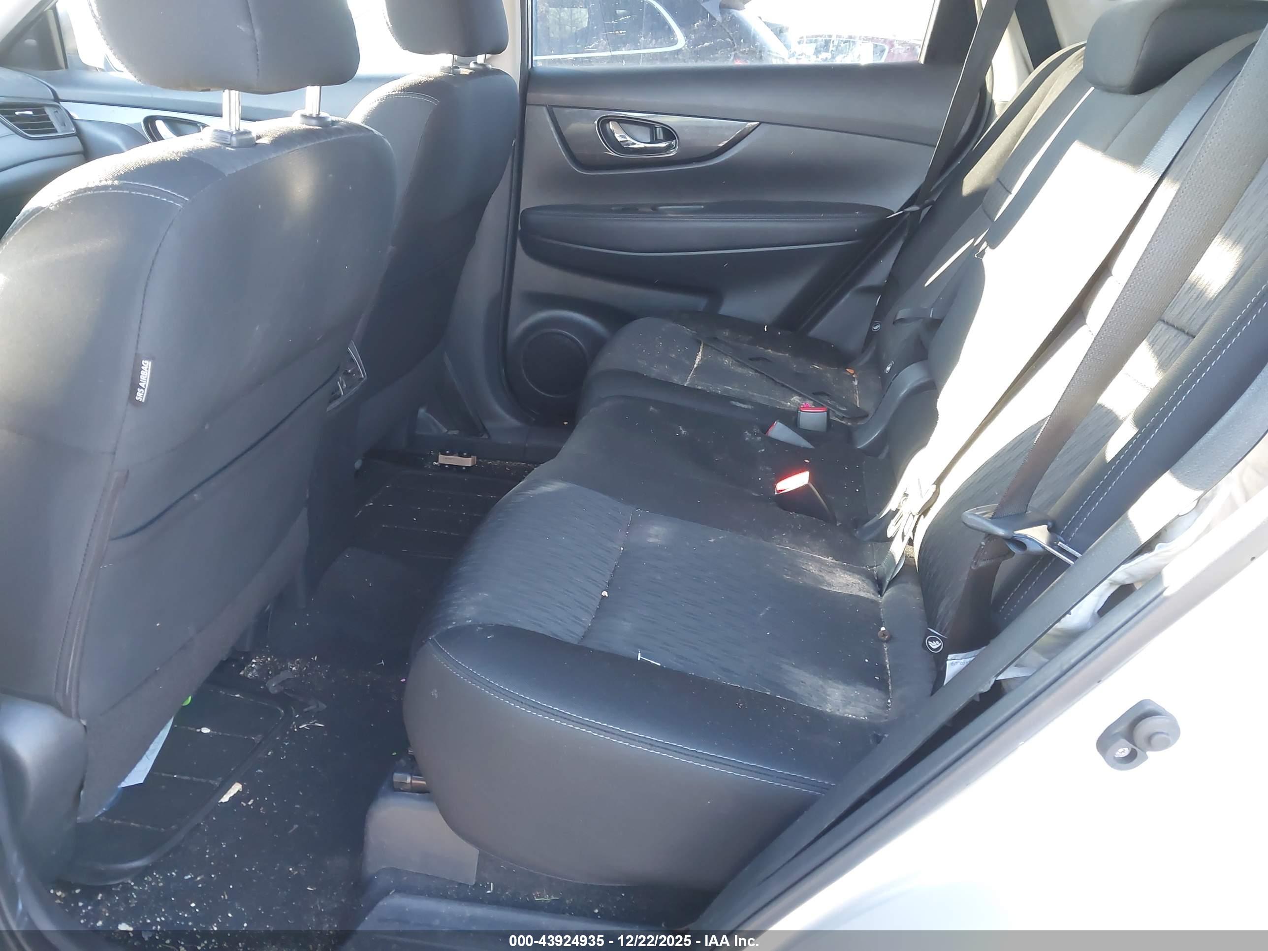 NISSAN ROGUE image 8