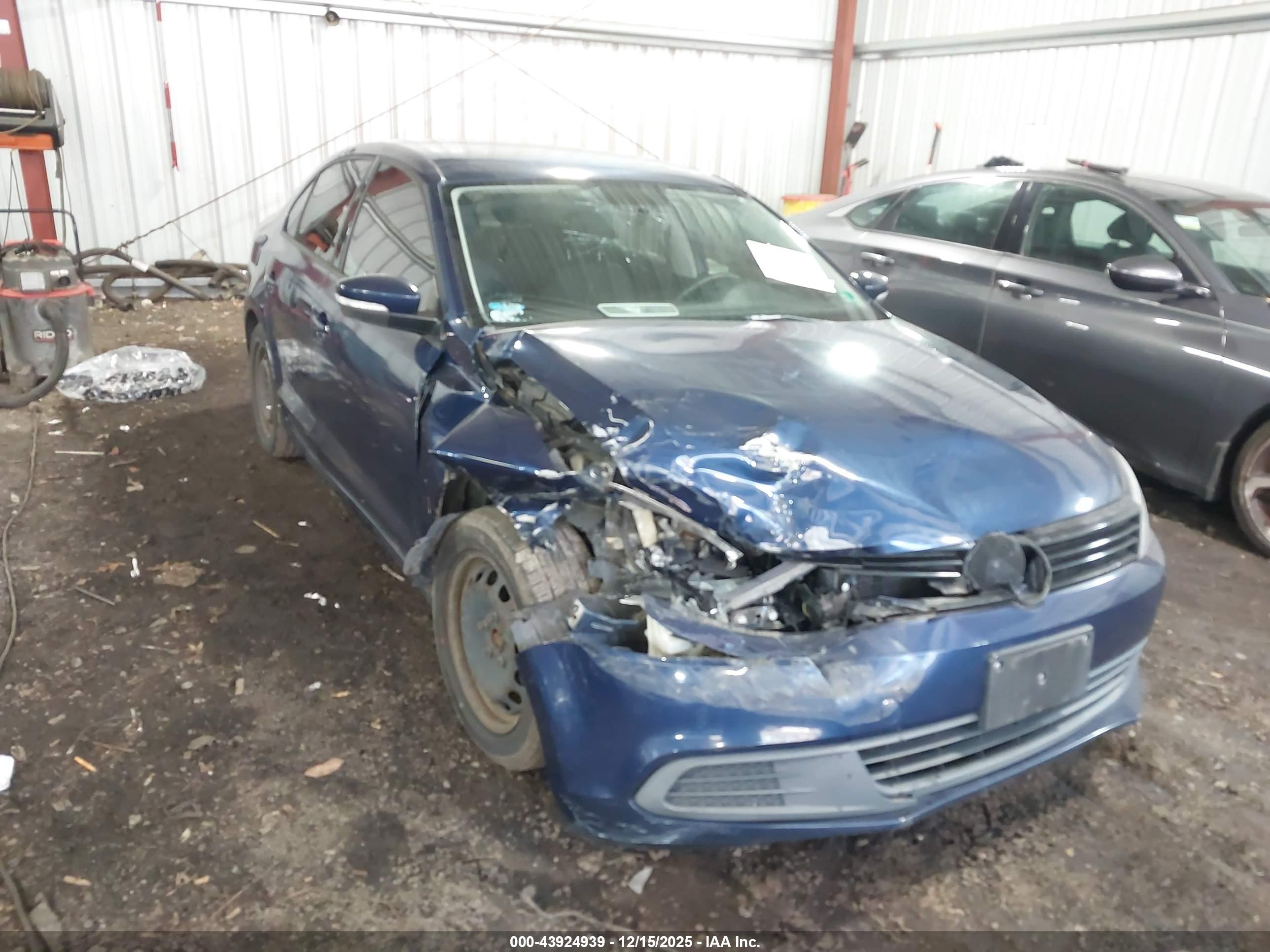 VOLKSWAGEN JETTA image 6