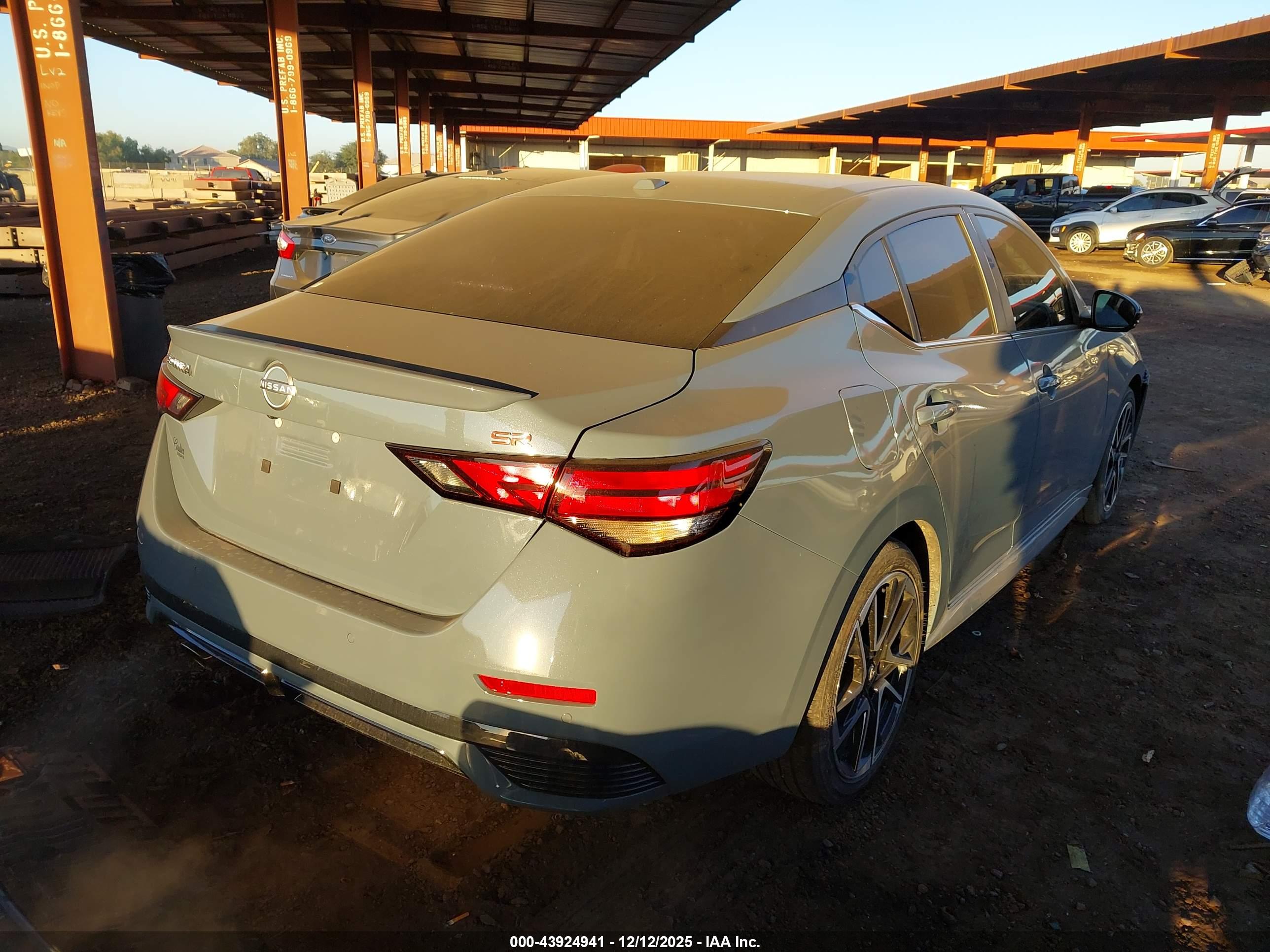 NISSAN SENTRA image 4