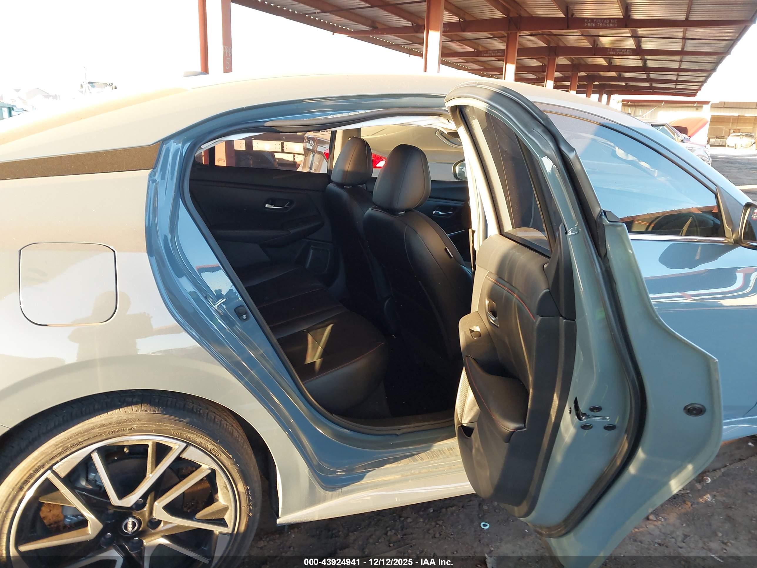 NISSAN SENTRA image 8