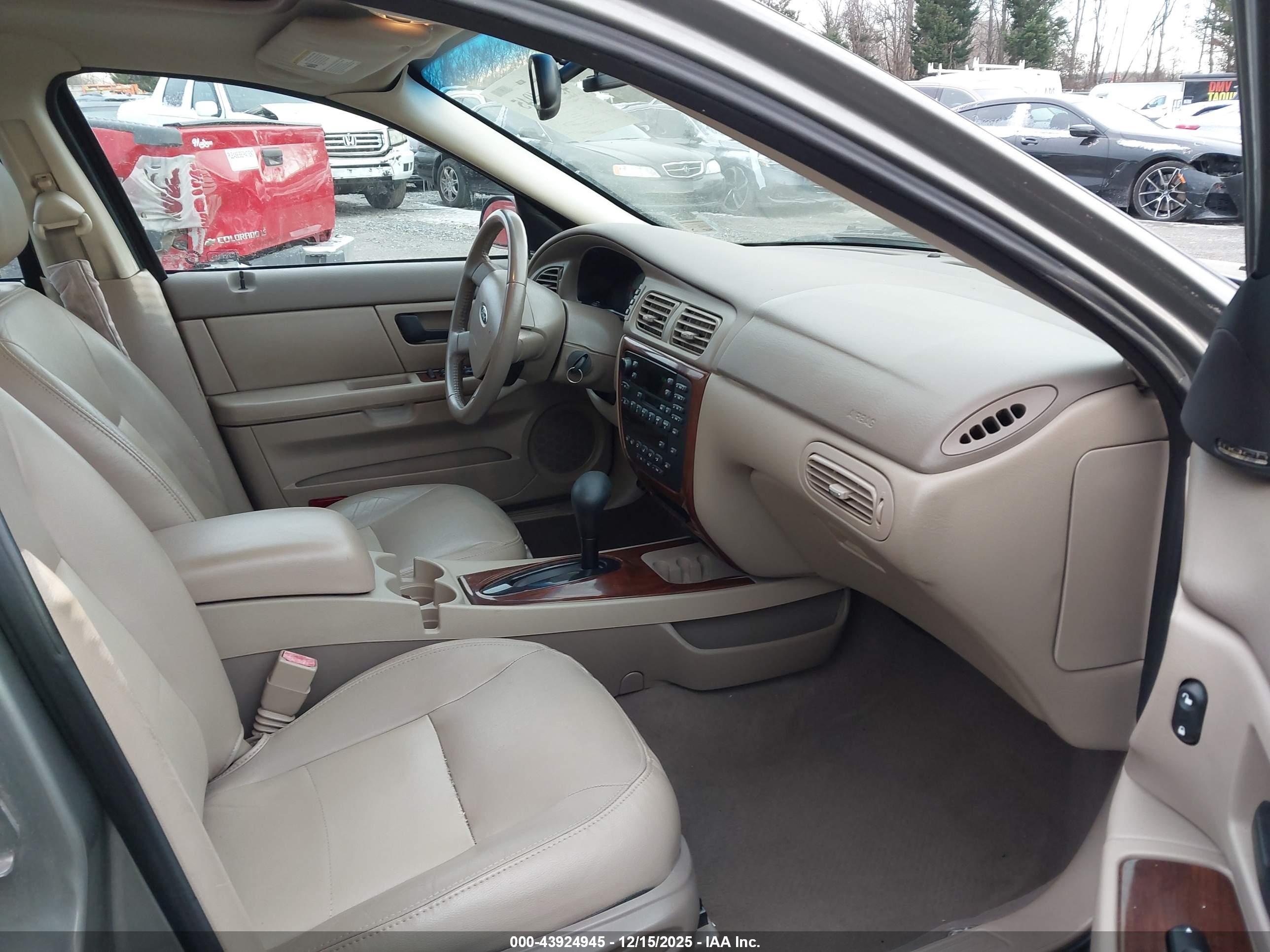 FORD TAURUS image 5