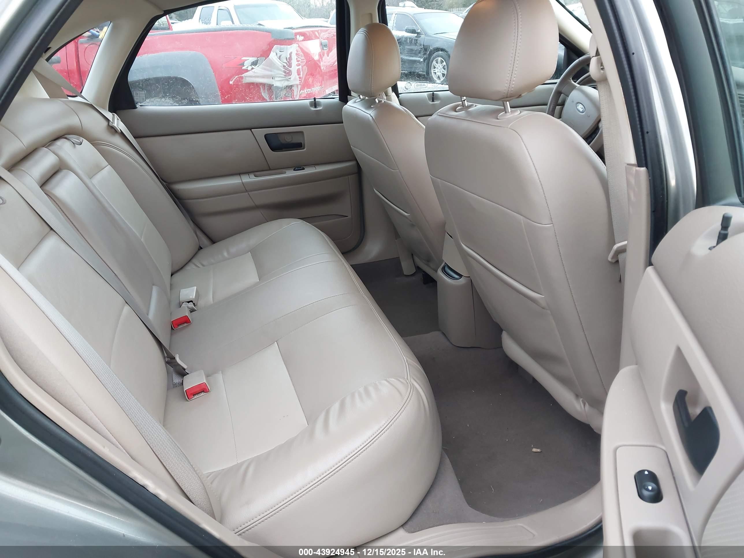FORD TAURUS image 8