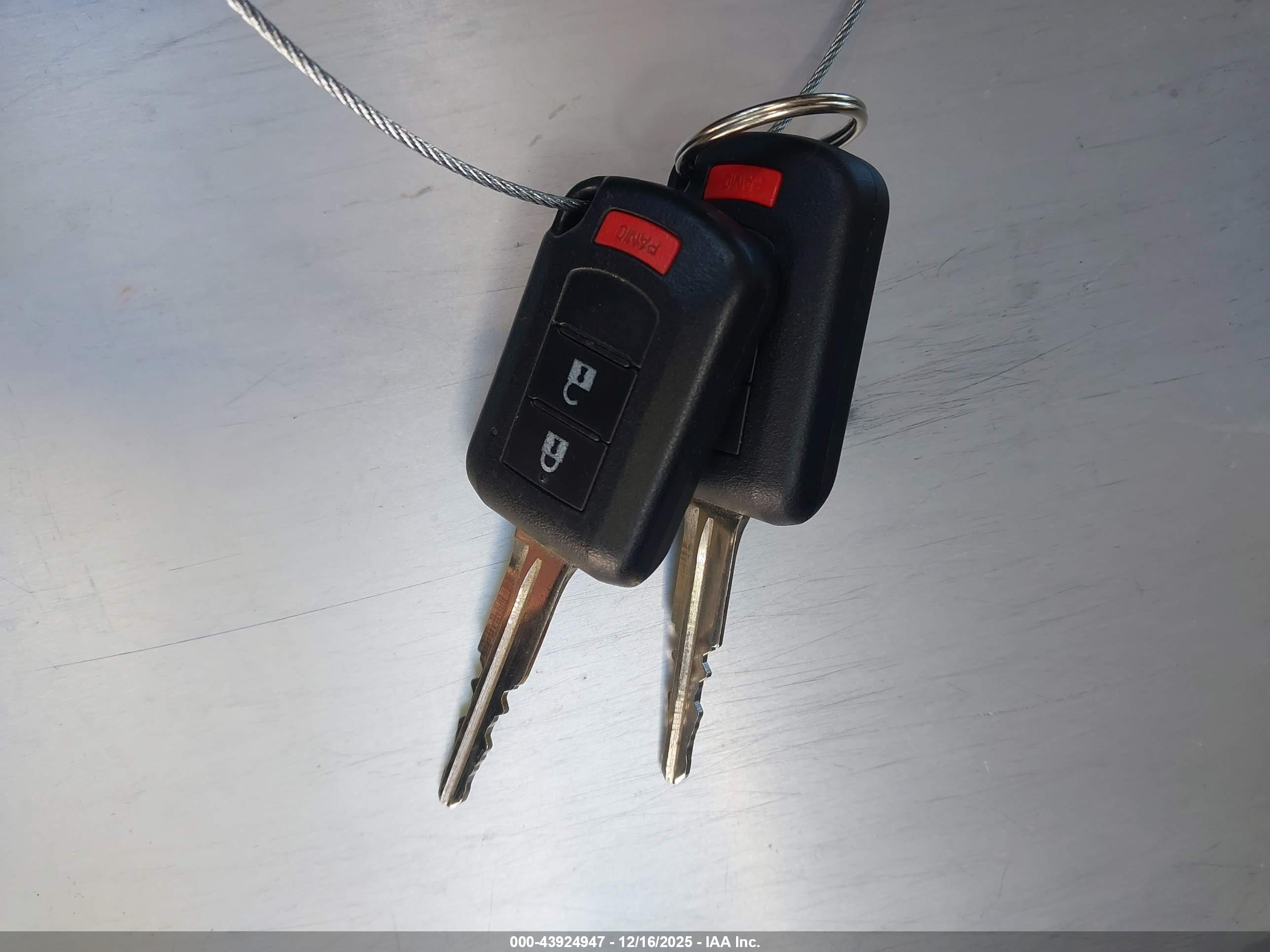 MITSUBISHI OUTLANDER image 11