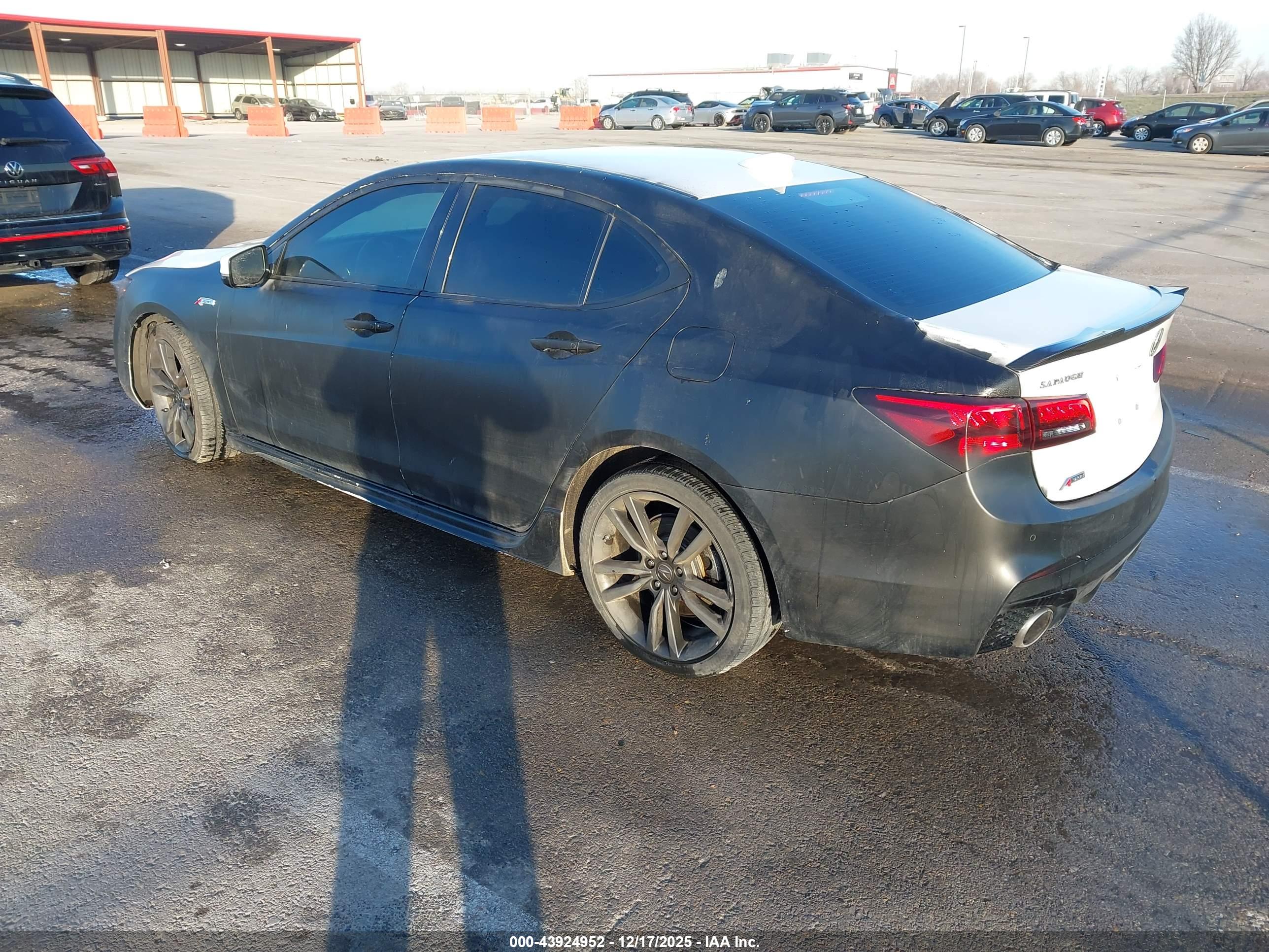 ACURA TLX image 3