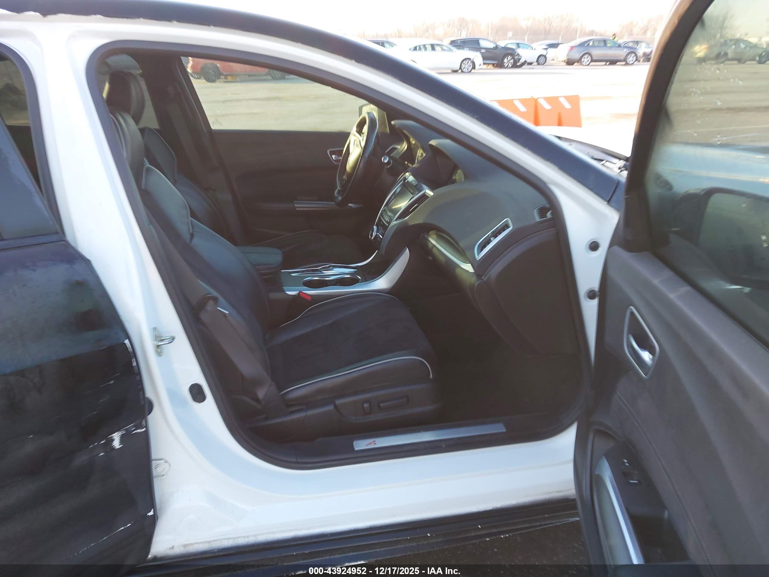 ACURA TLX image 5