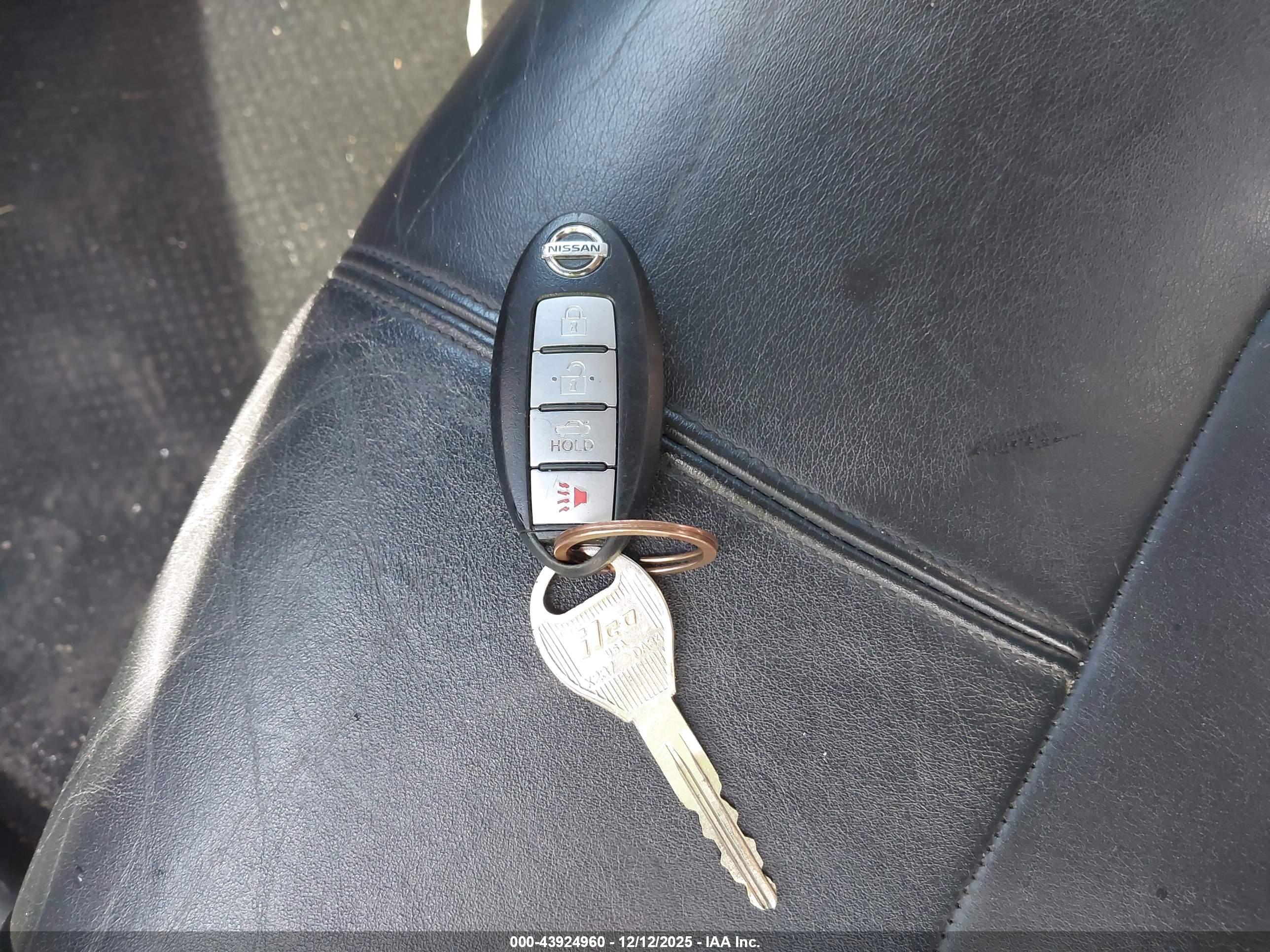NISSAN MURANO image 11