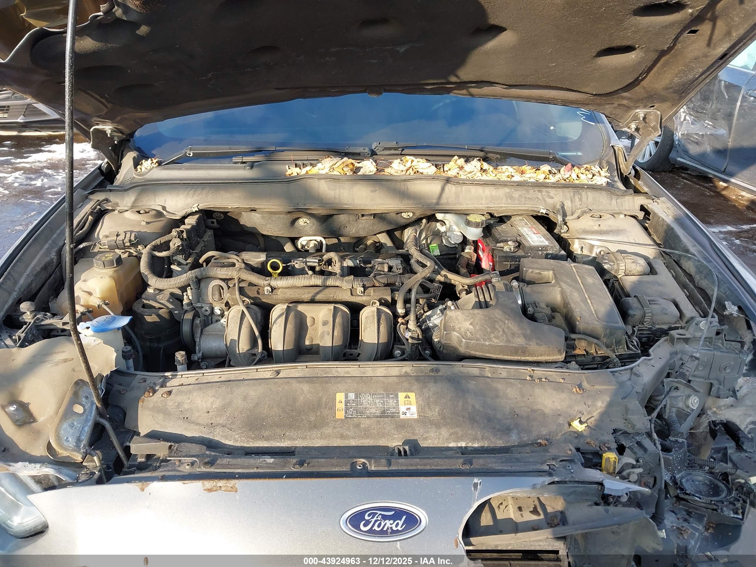 FORD FUSION image 10