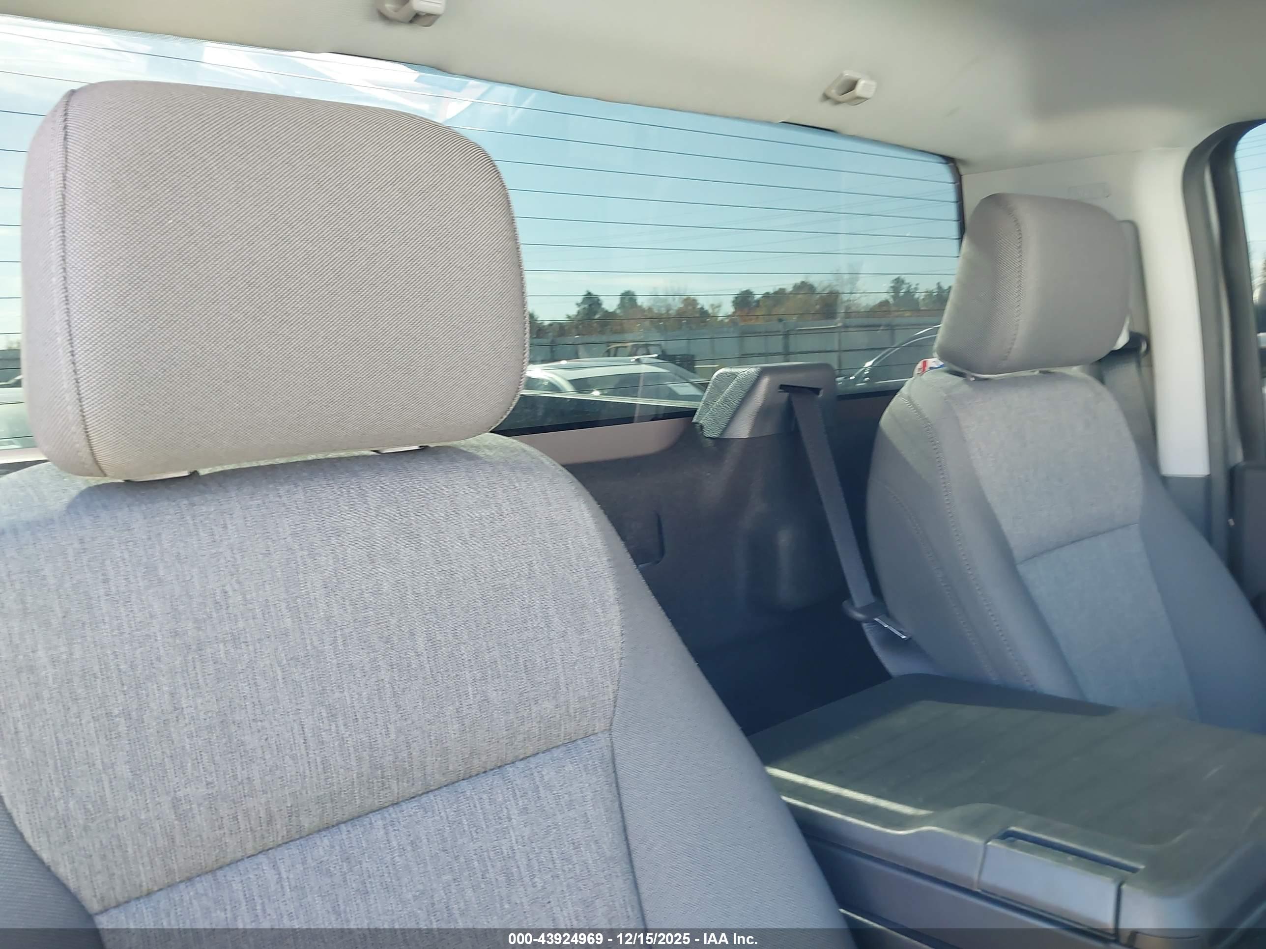 FORD F-150 image 8