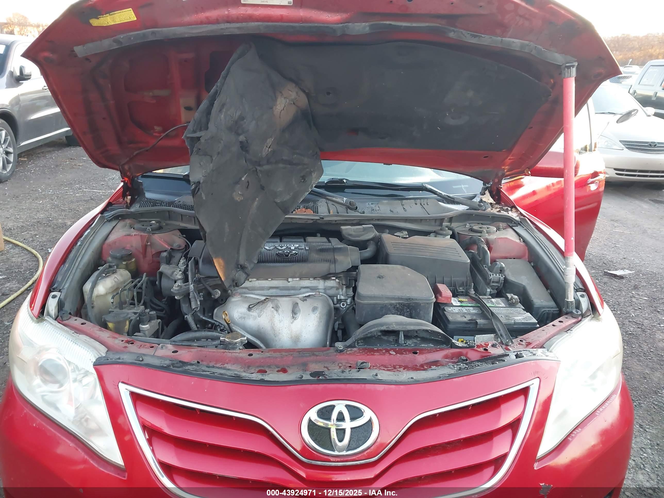 TOYOTA CAMRY image 10