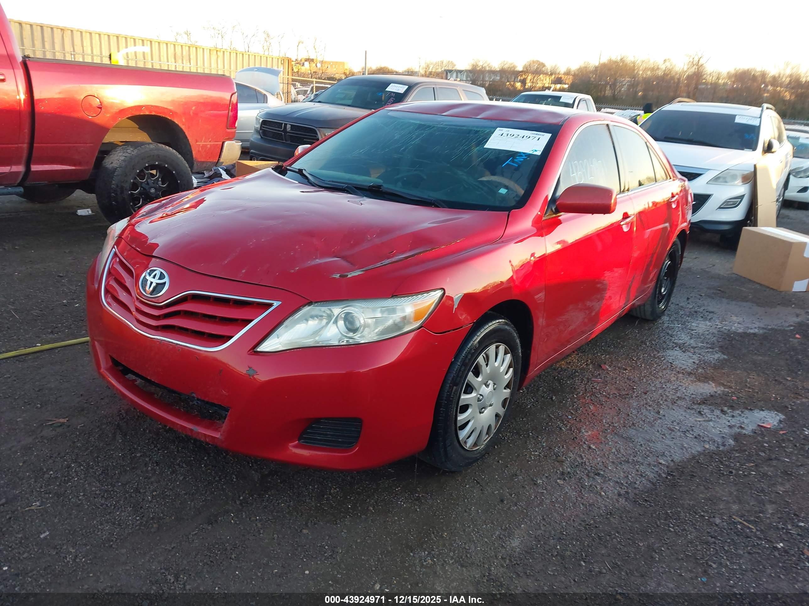 TOYOTA CAMRY image 2