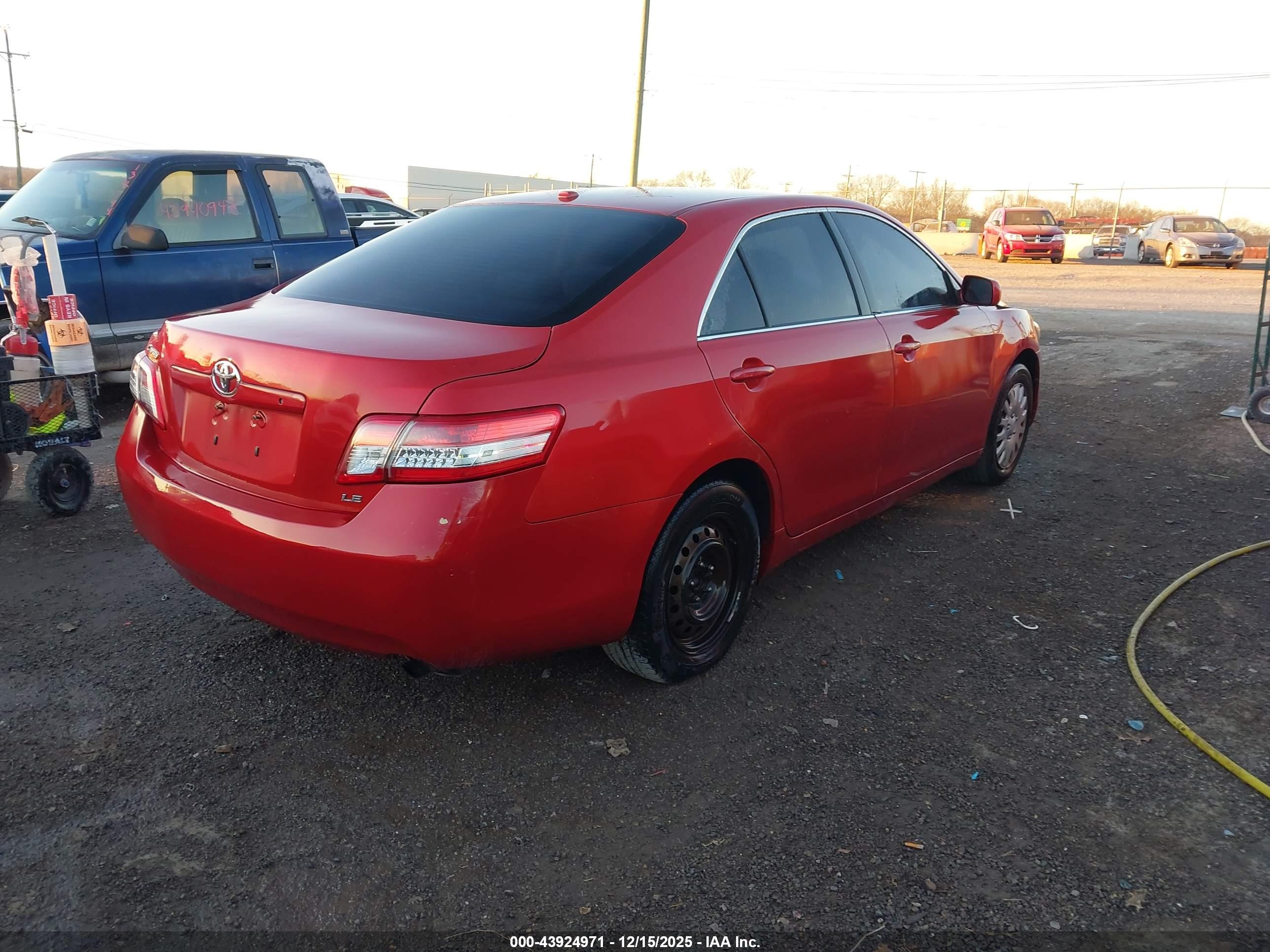 TOYOTA CAMRY image 4