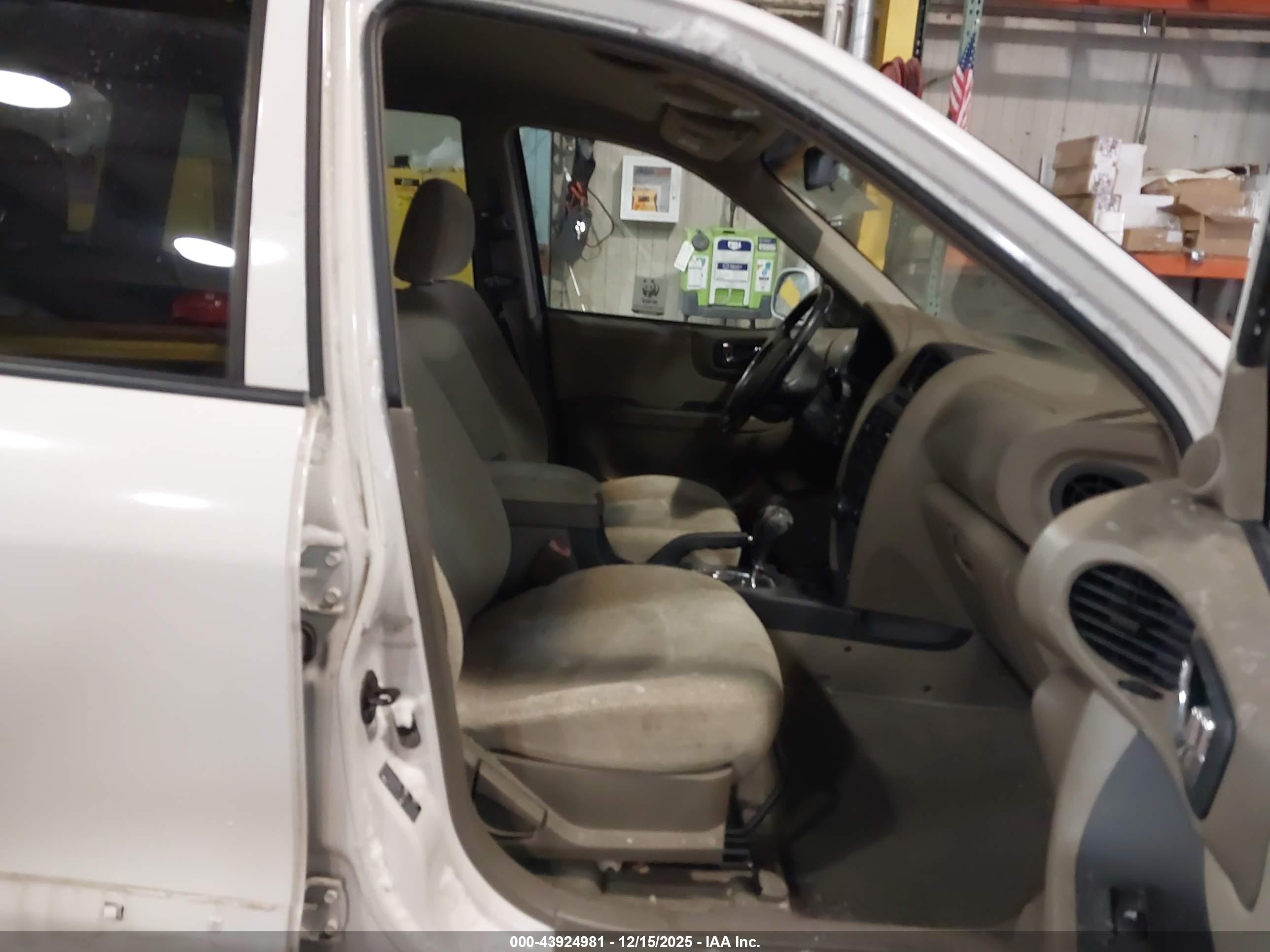 HYUNDAI SANTA image 5