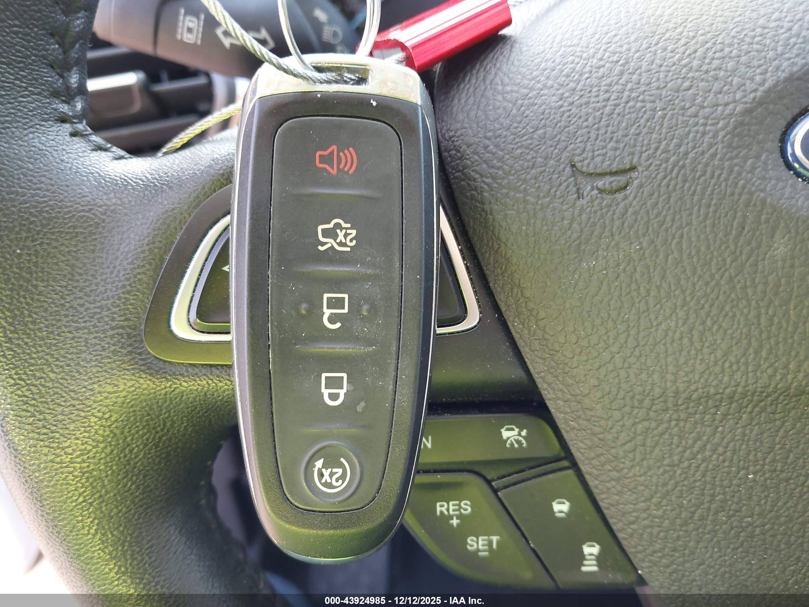 FORD ESCAPE image 11