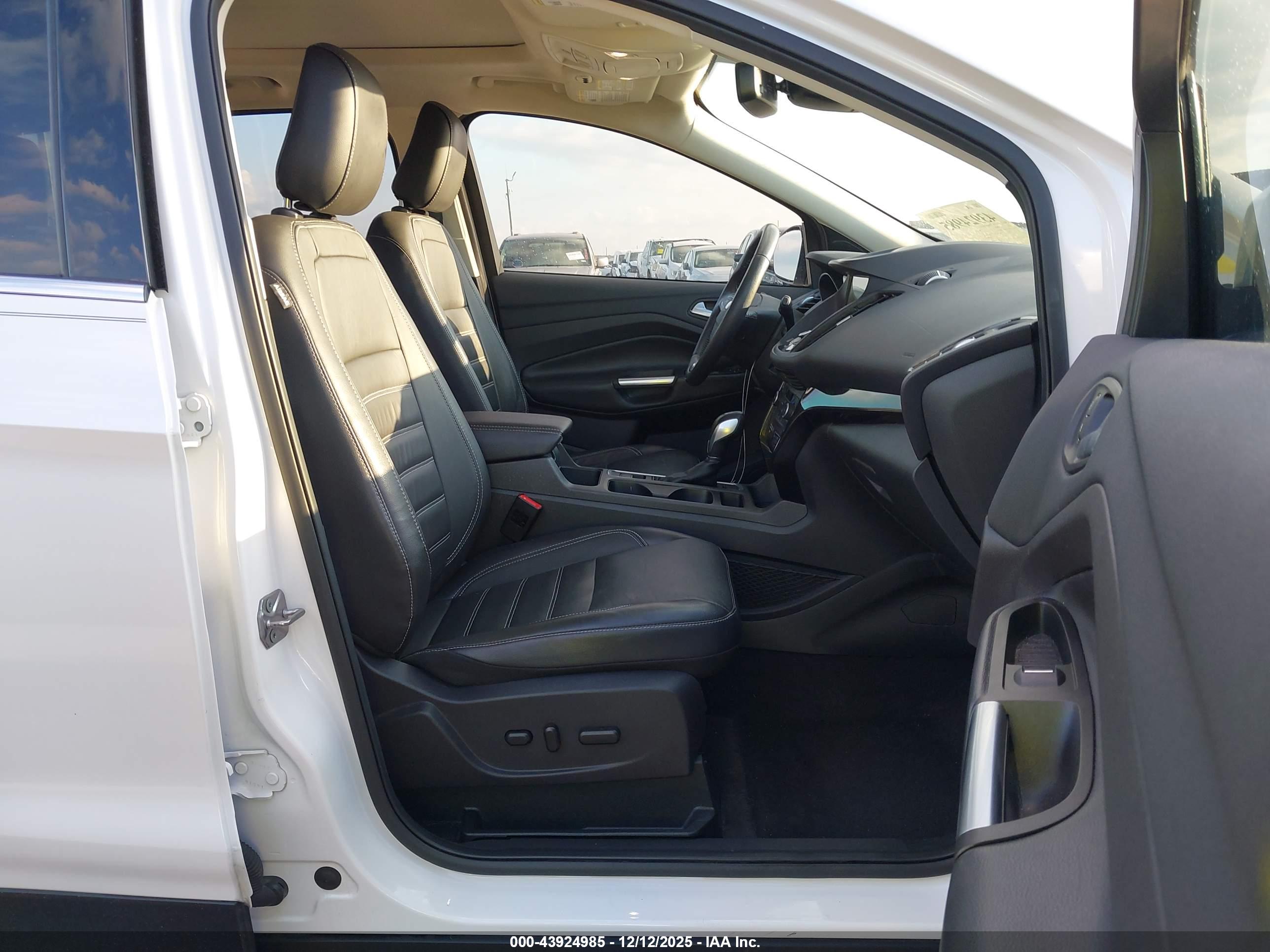 FORD ESCAPE image 5