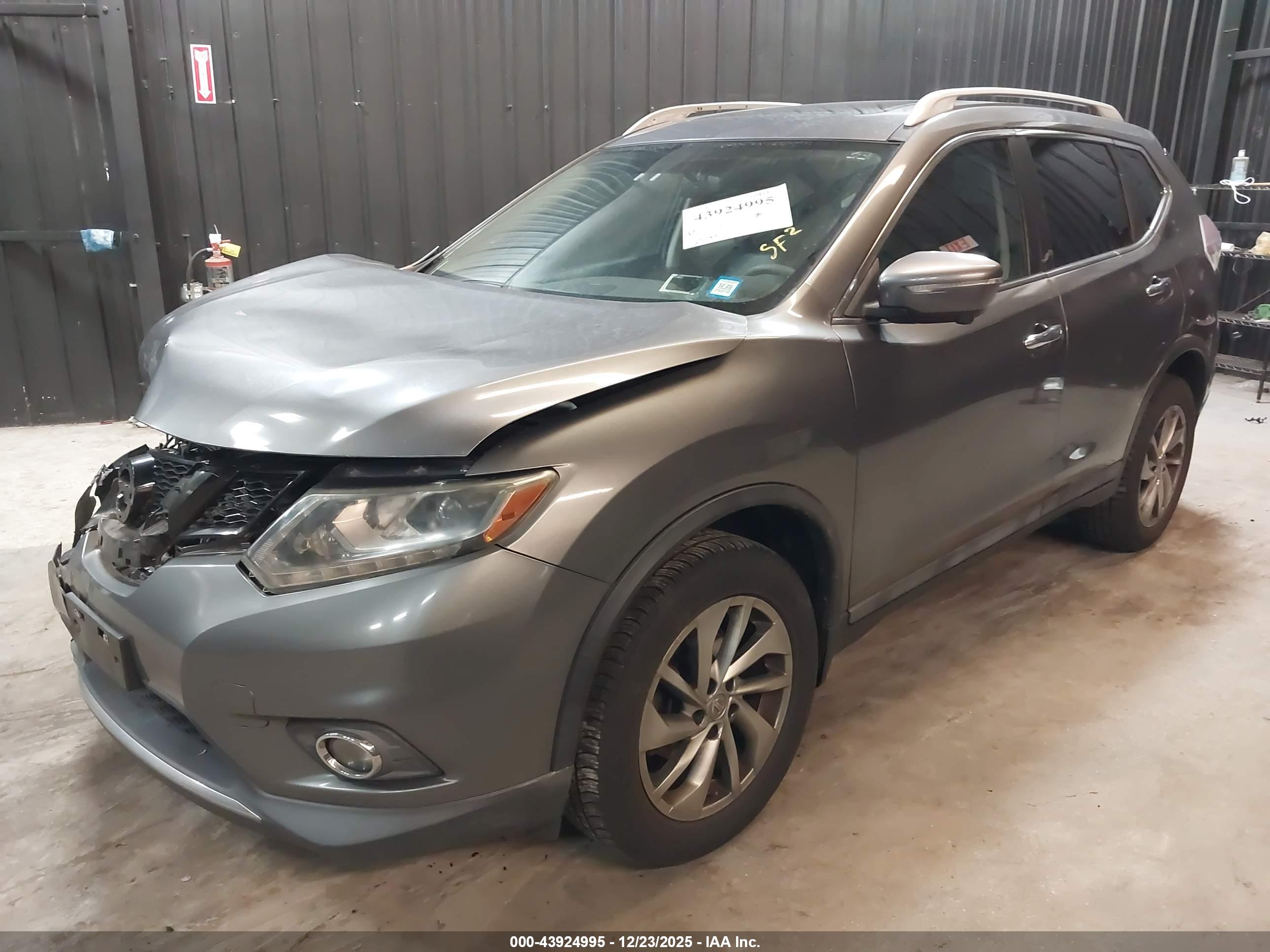 NISSAN ROGUE image 2