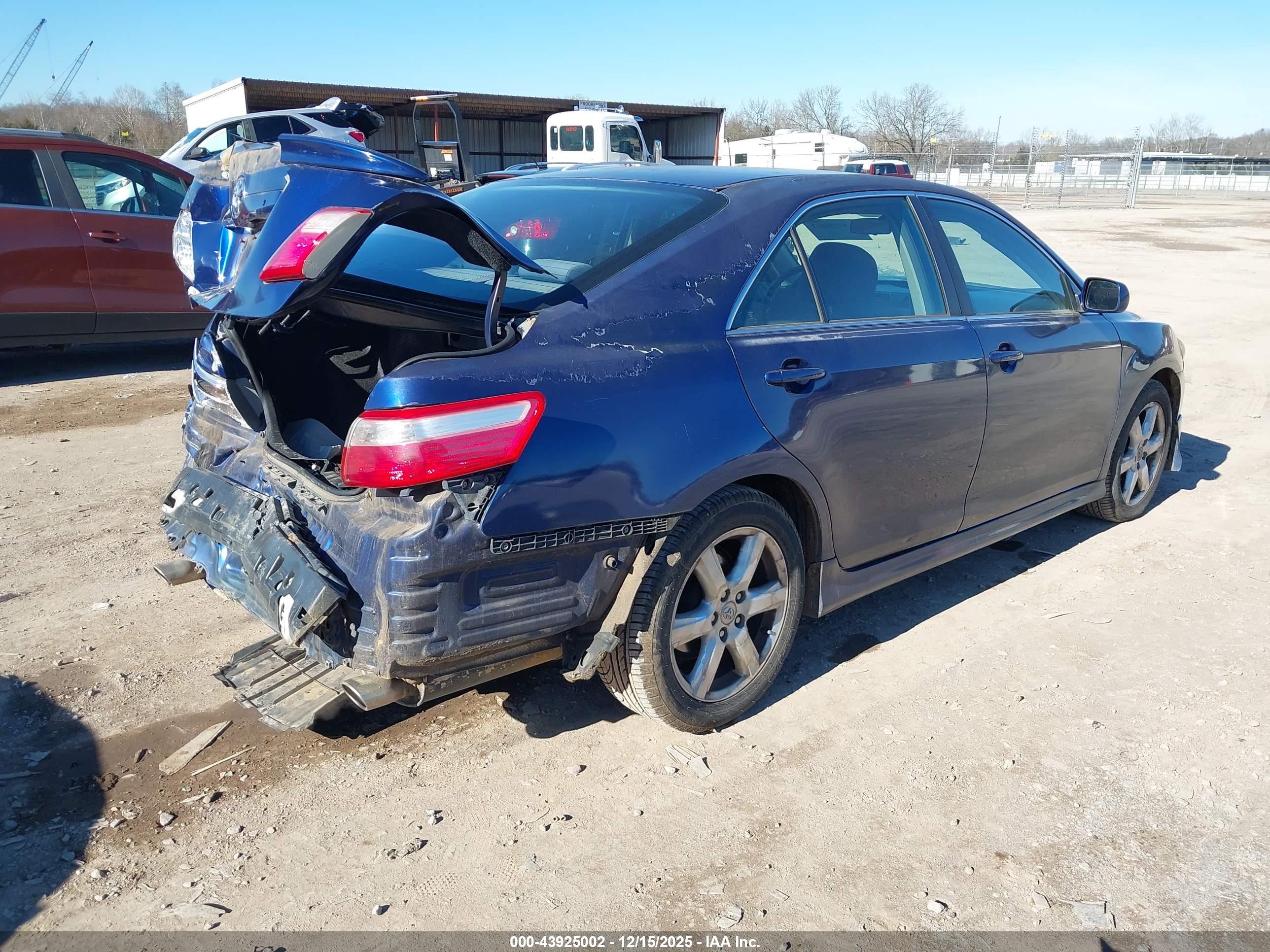 TOYOTA CAMRY image 4