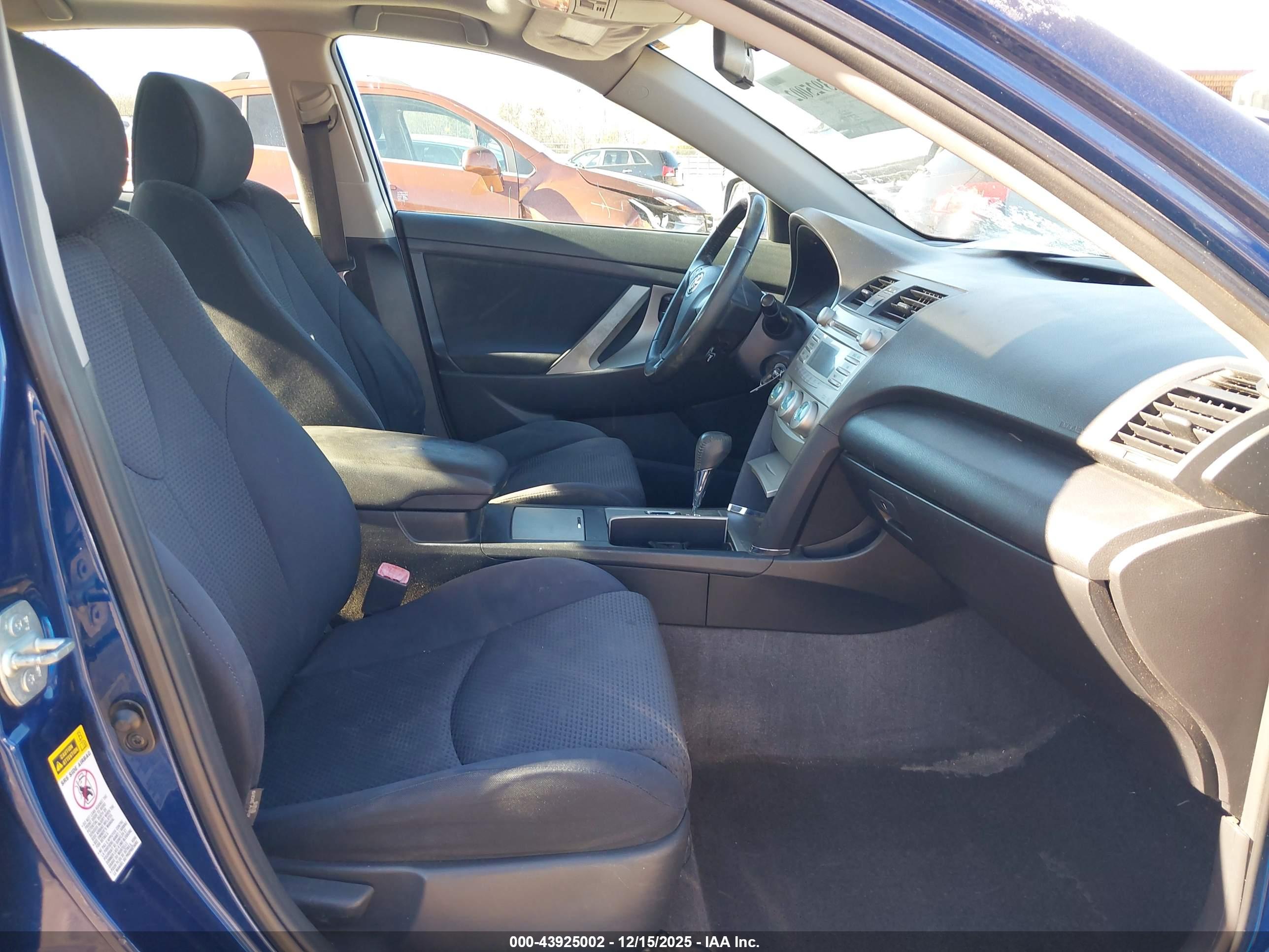 TOYOTA CAMRY image 5