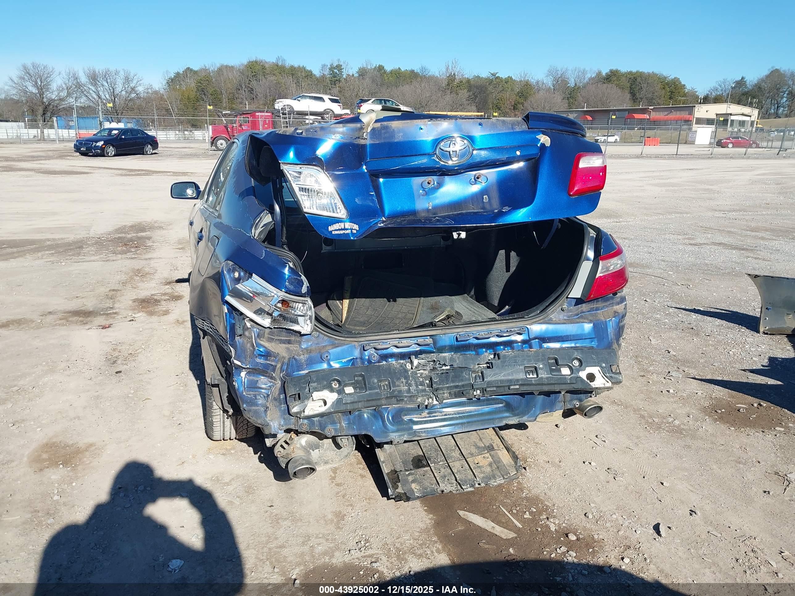 TOYOTA CAMRY image 6