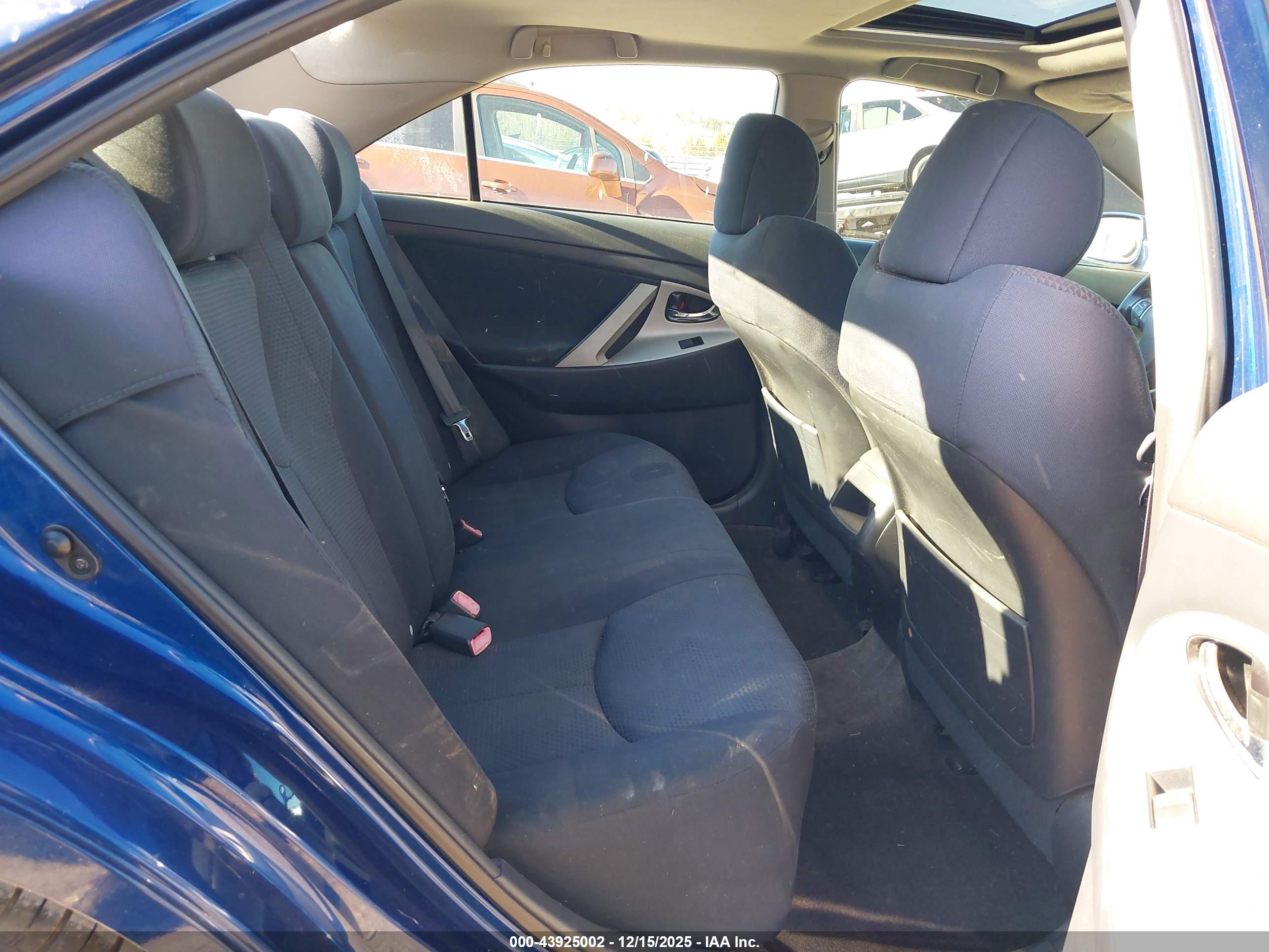 TOYOTA CAMRY image 8