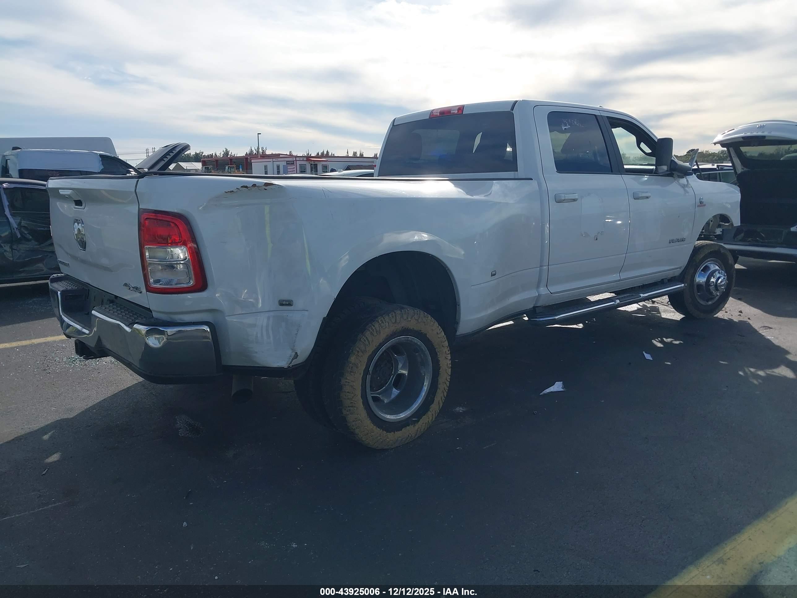 RAM 3500 image 4