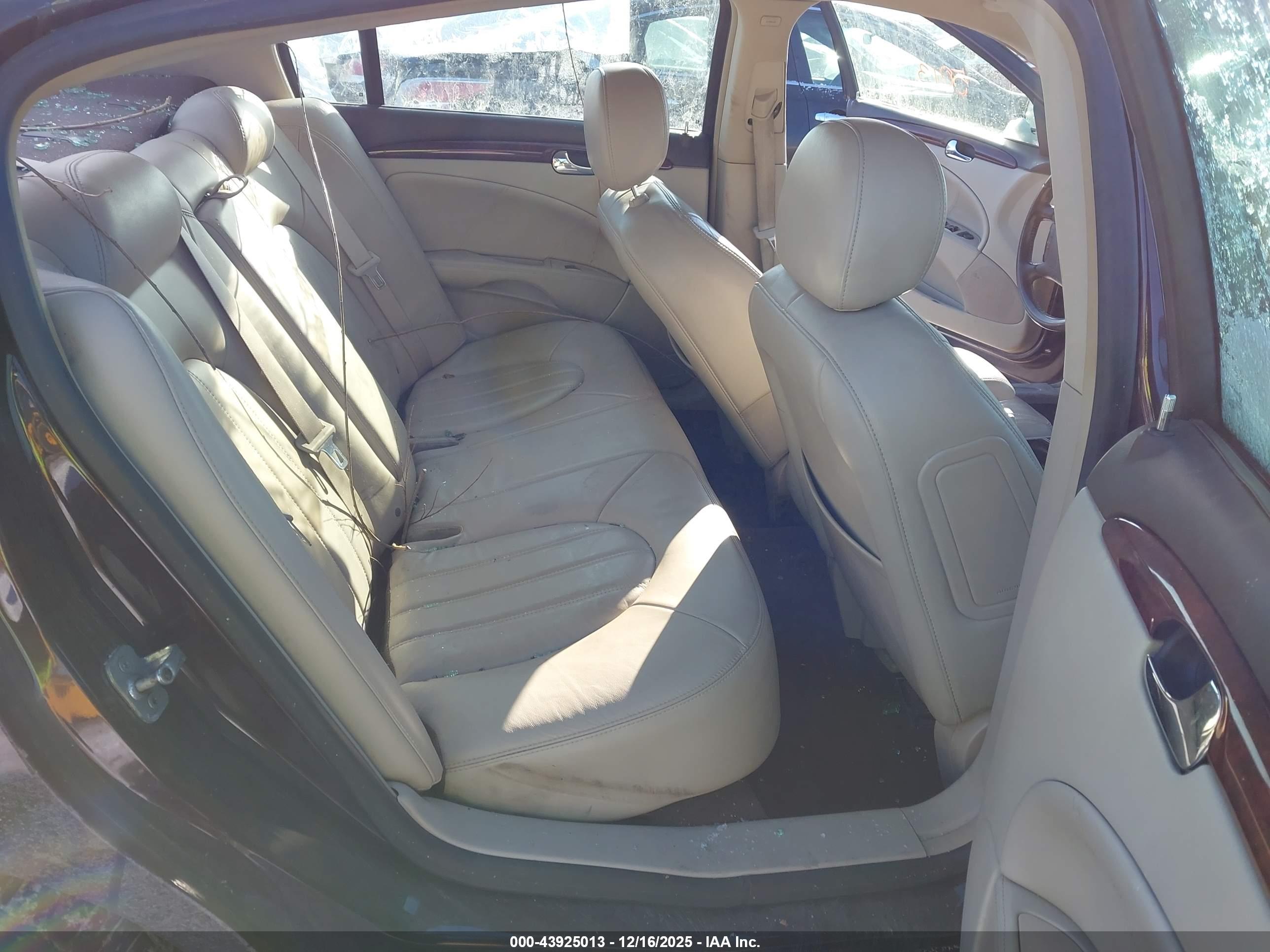 BUICK LUCERNE image 8