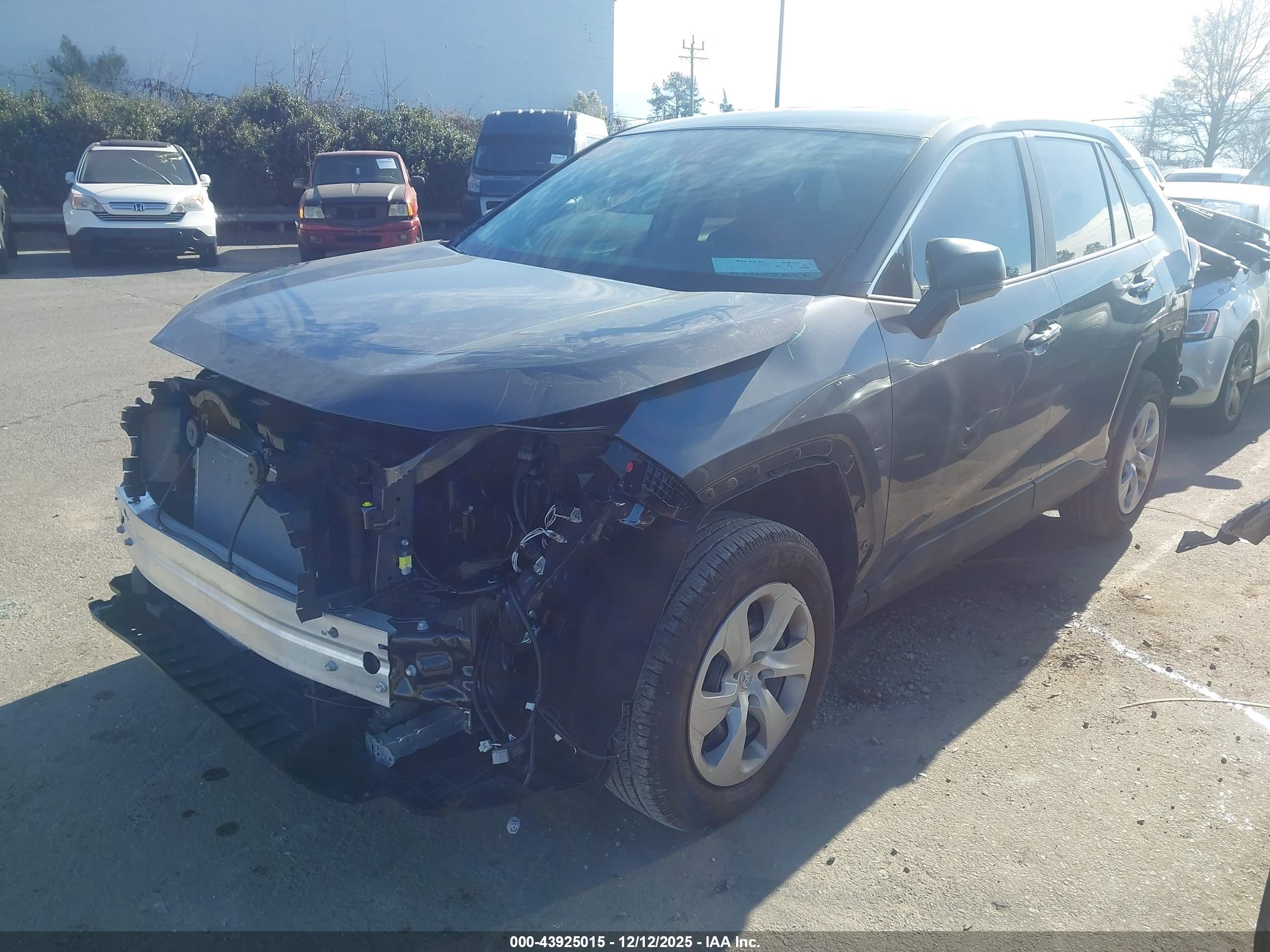 TOYOTA RAV4 image 2