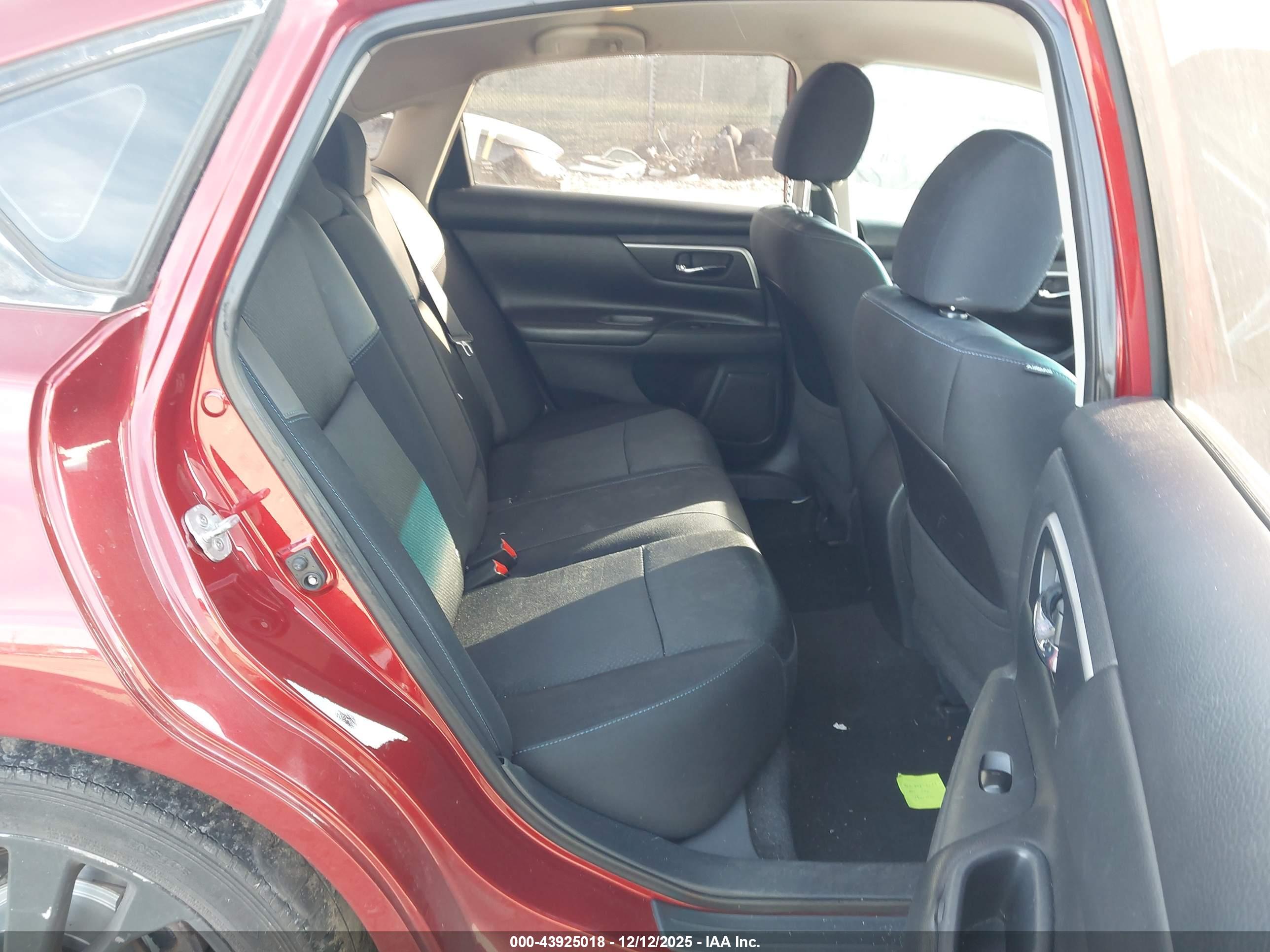 NISSAN ALTIMA image 8