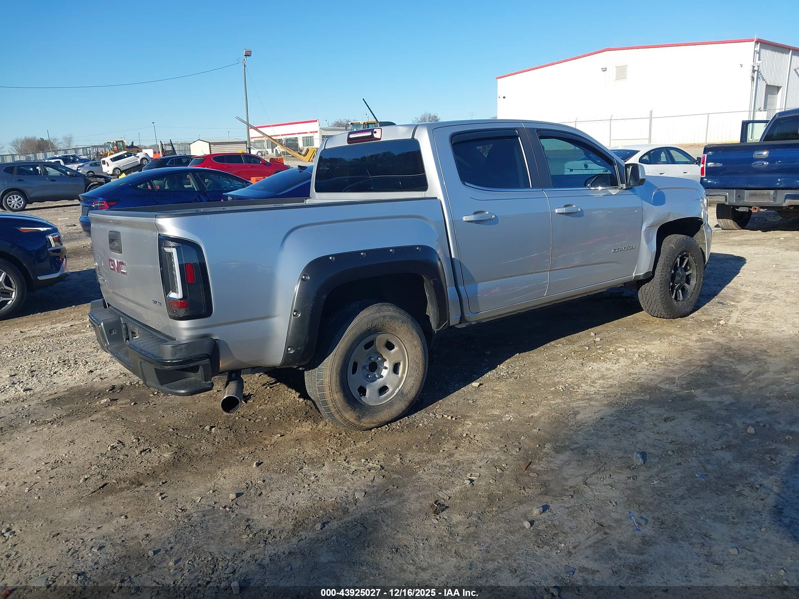 GMC CANYON image 4