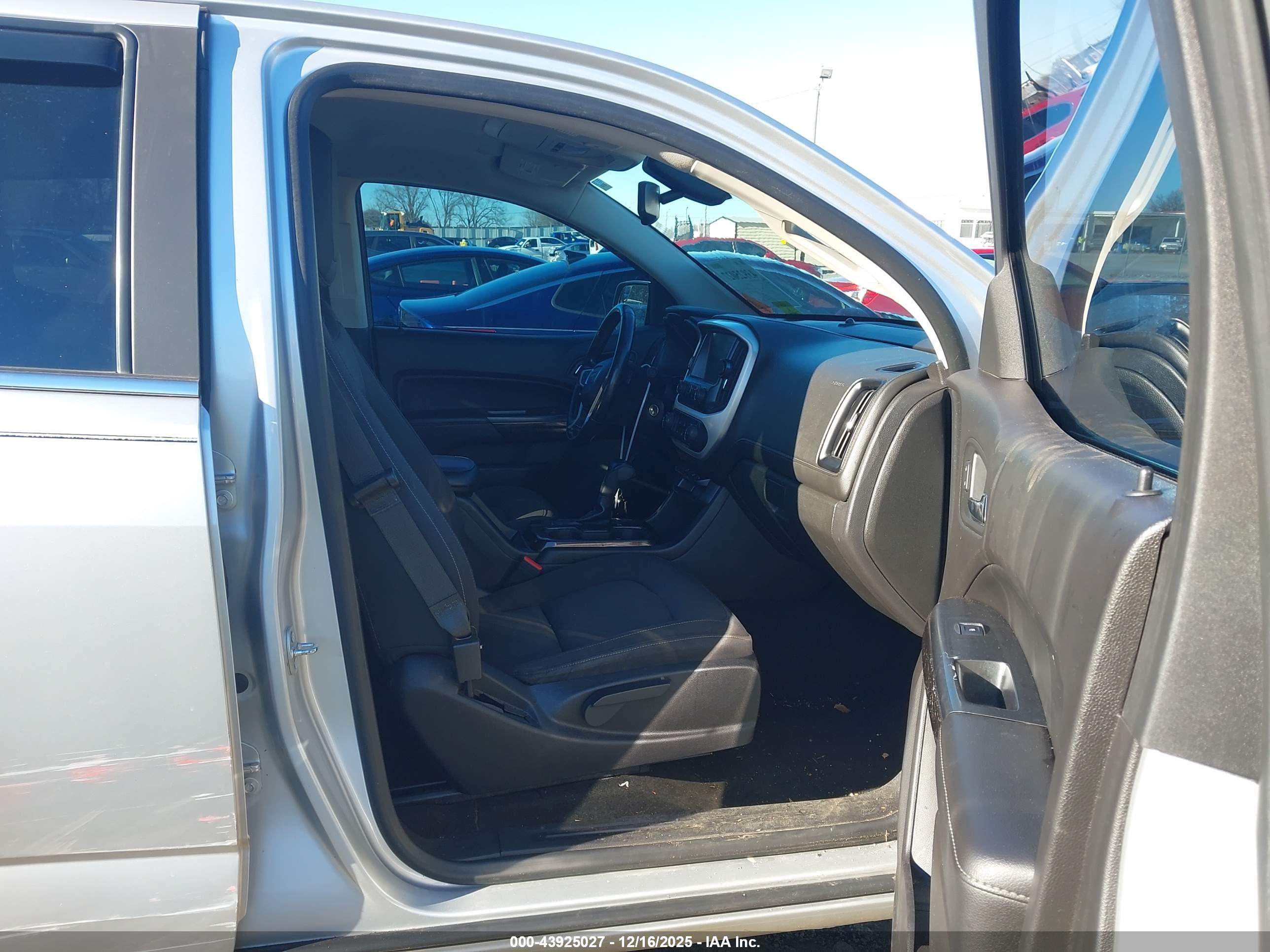 GMC CANYON image 5