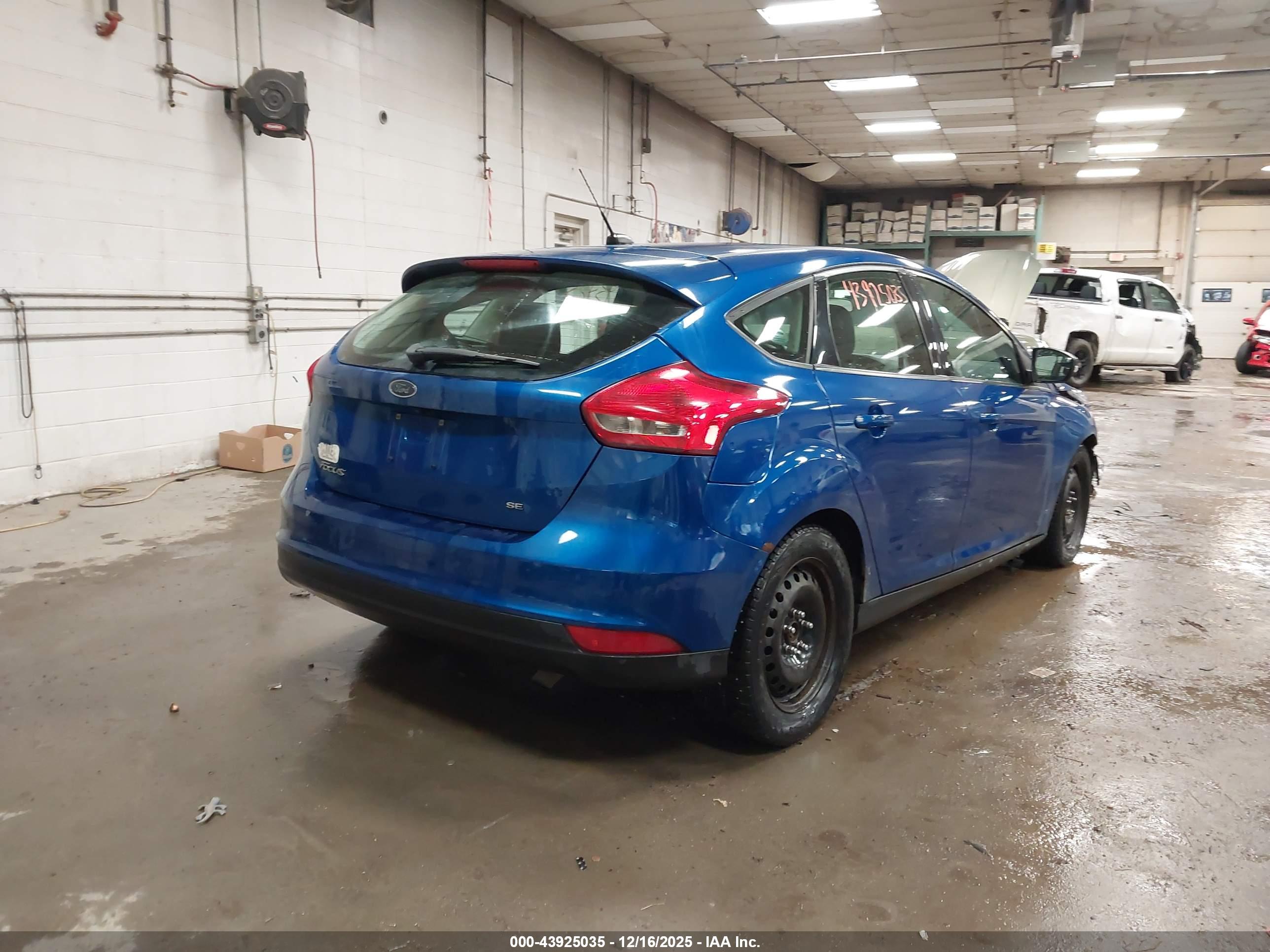 FORD FOCUS image 4