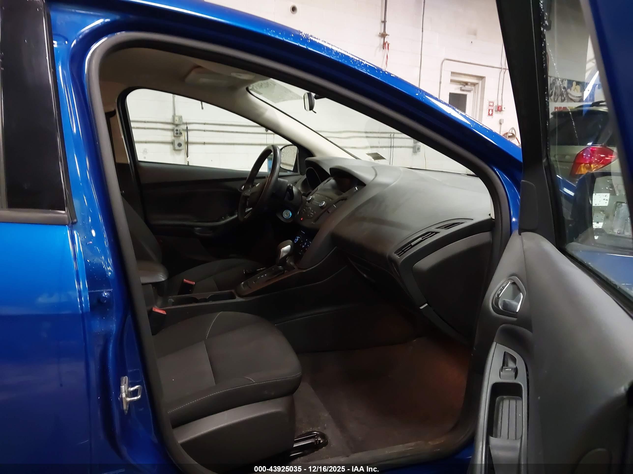 FORD FOCUS image 5