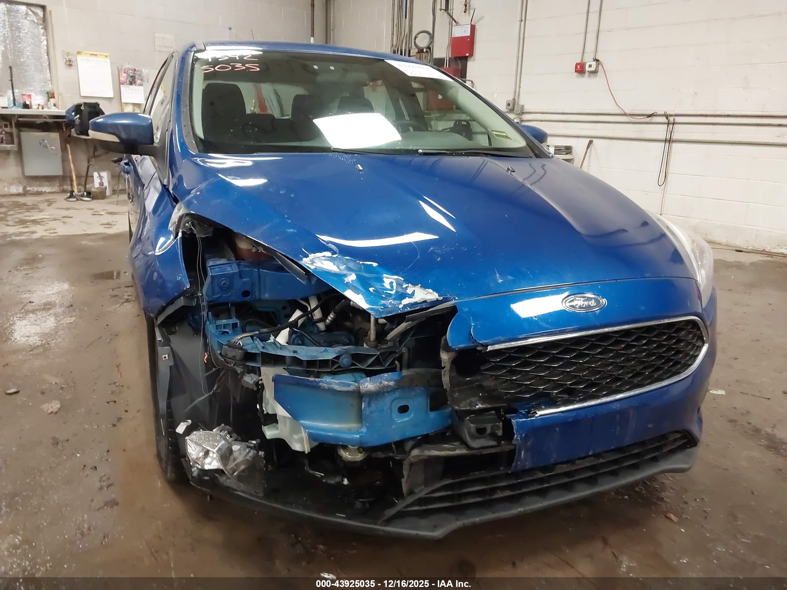 FORD FOCUS image 6