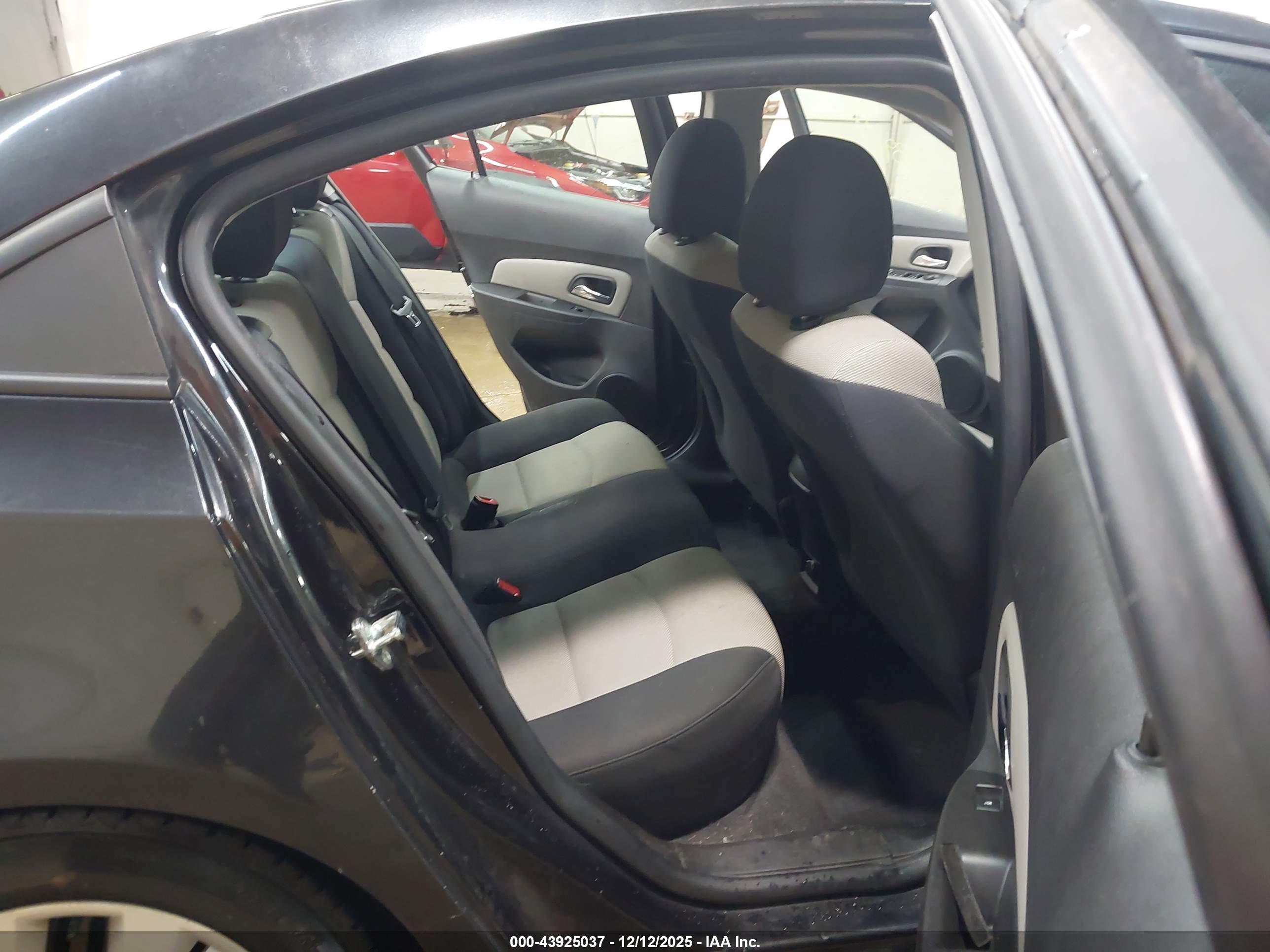 CHEVROLET CRUZE image 8
