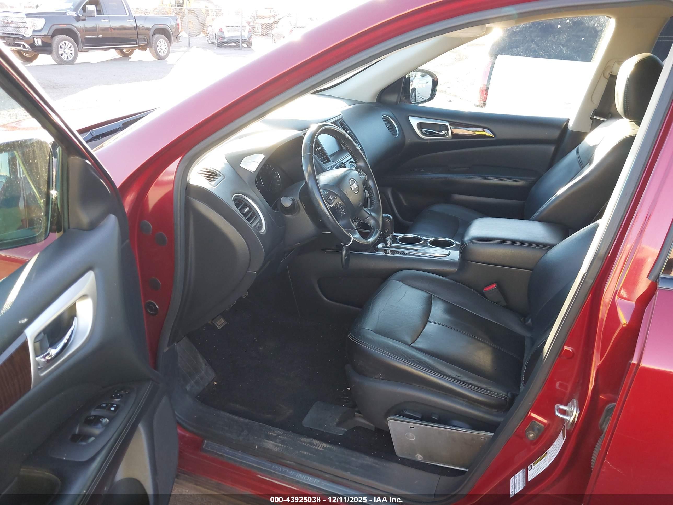 NISSAN PATHFINDER image 5