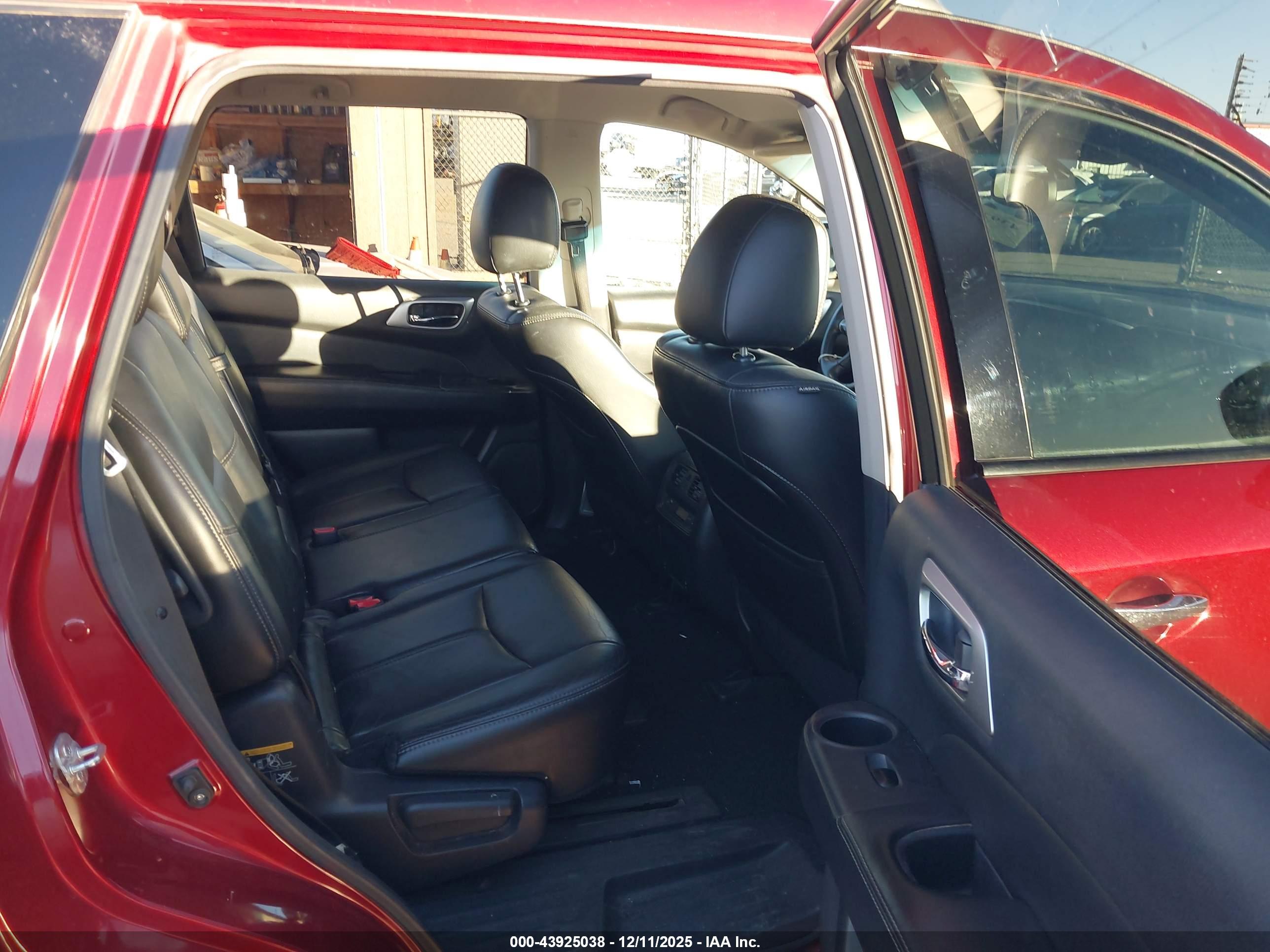 NISSAN PATHFINDER image 8