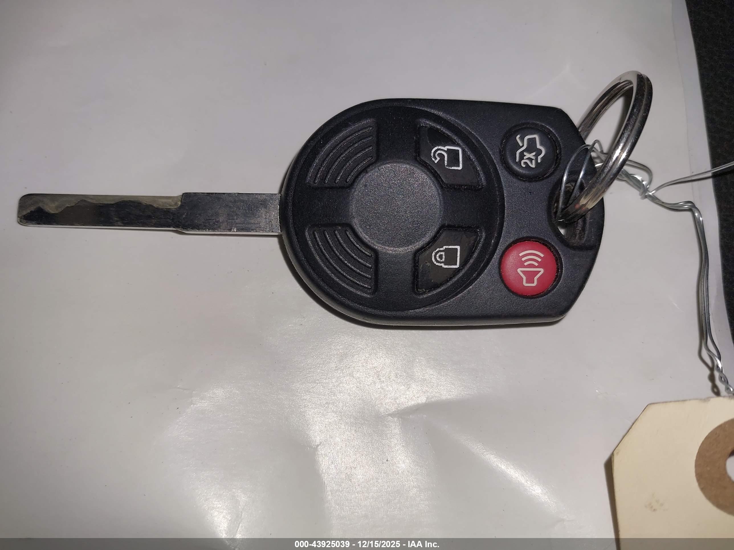 FORD ESCAPE image 11