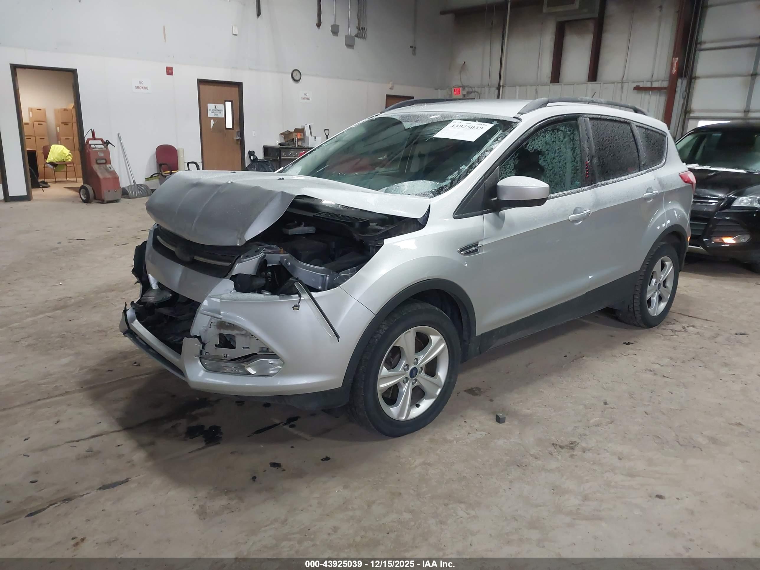 FORD ESCAPE image 2