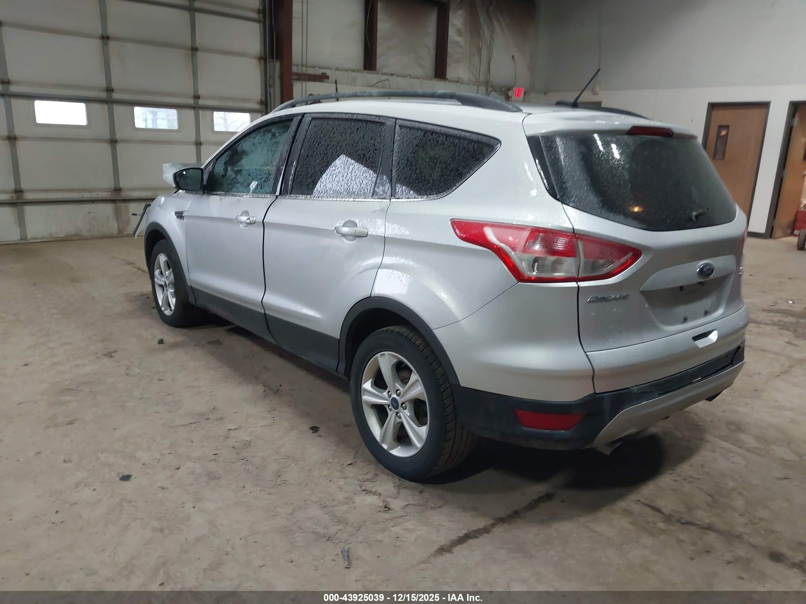 FORD ESCAPE image 3