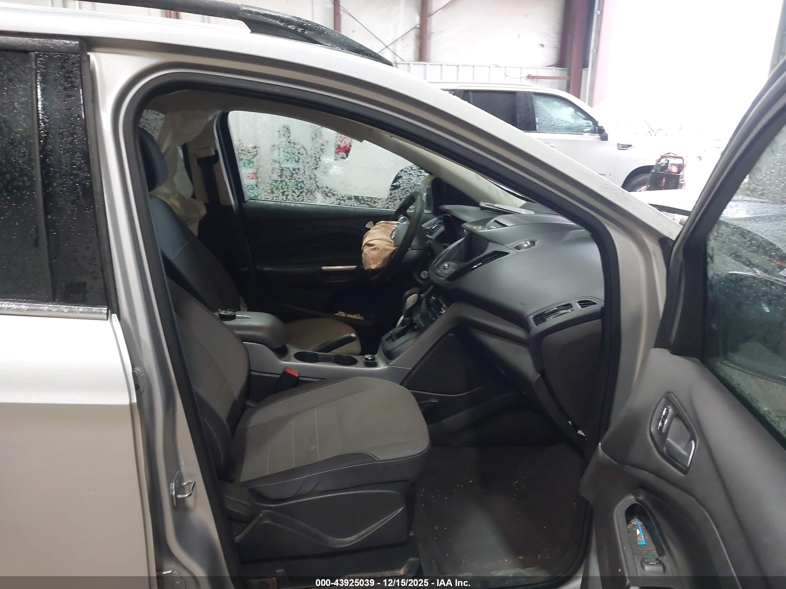FORD ESCAPE image 5
