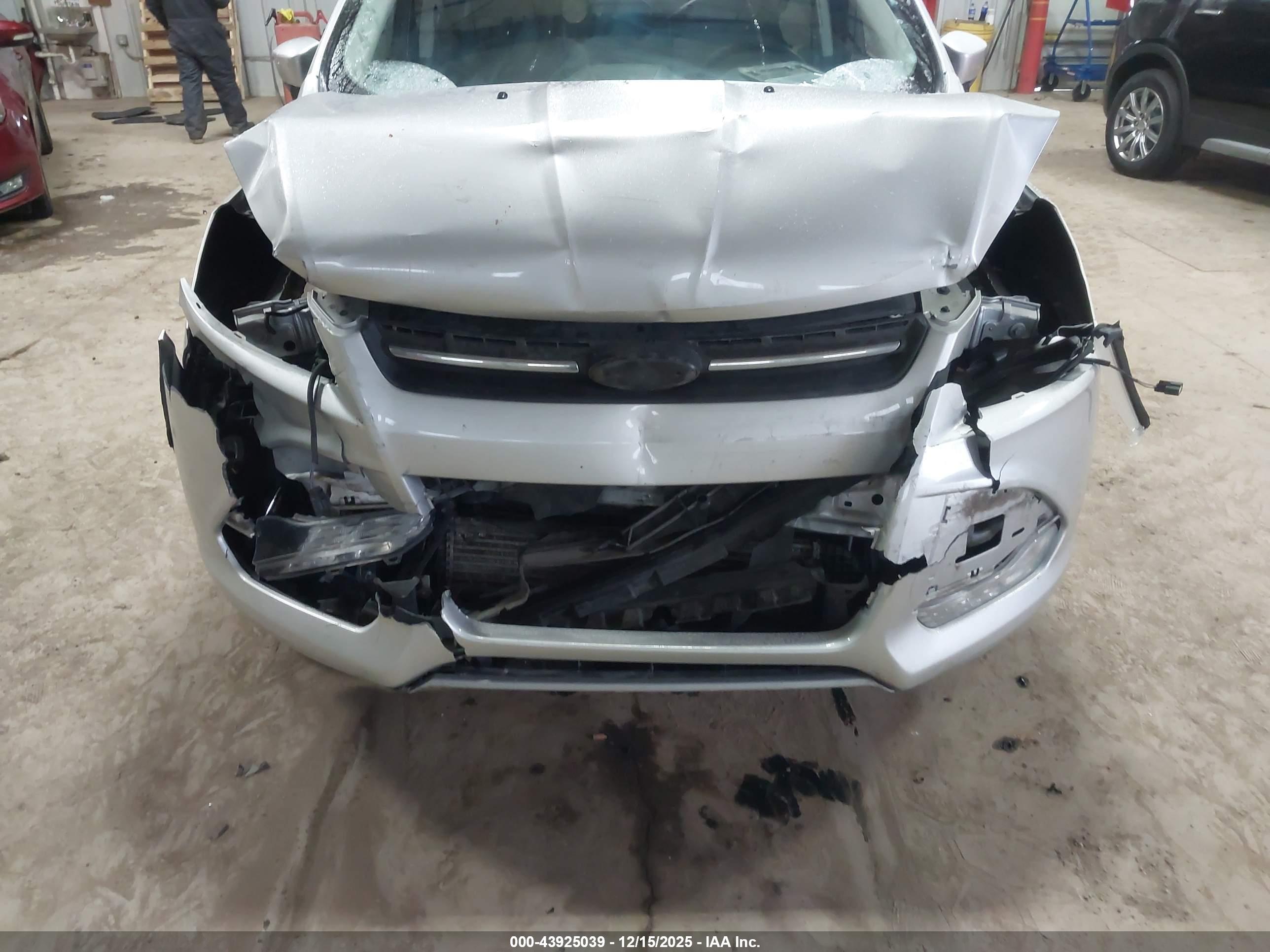 FORD ESCAPE image 6