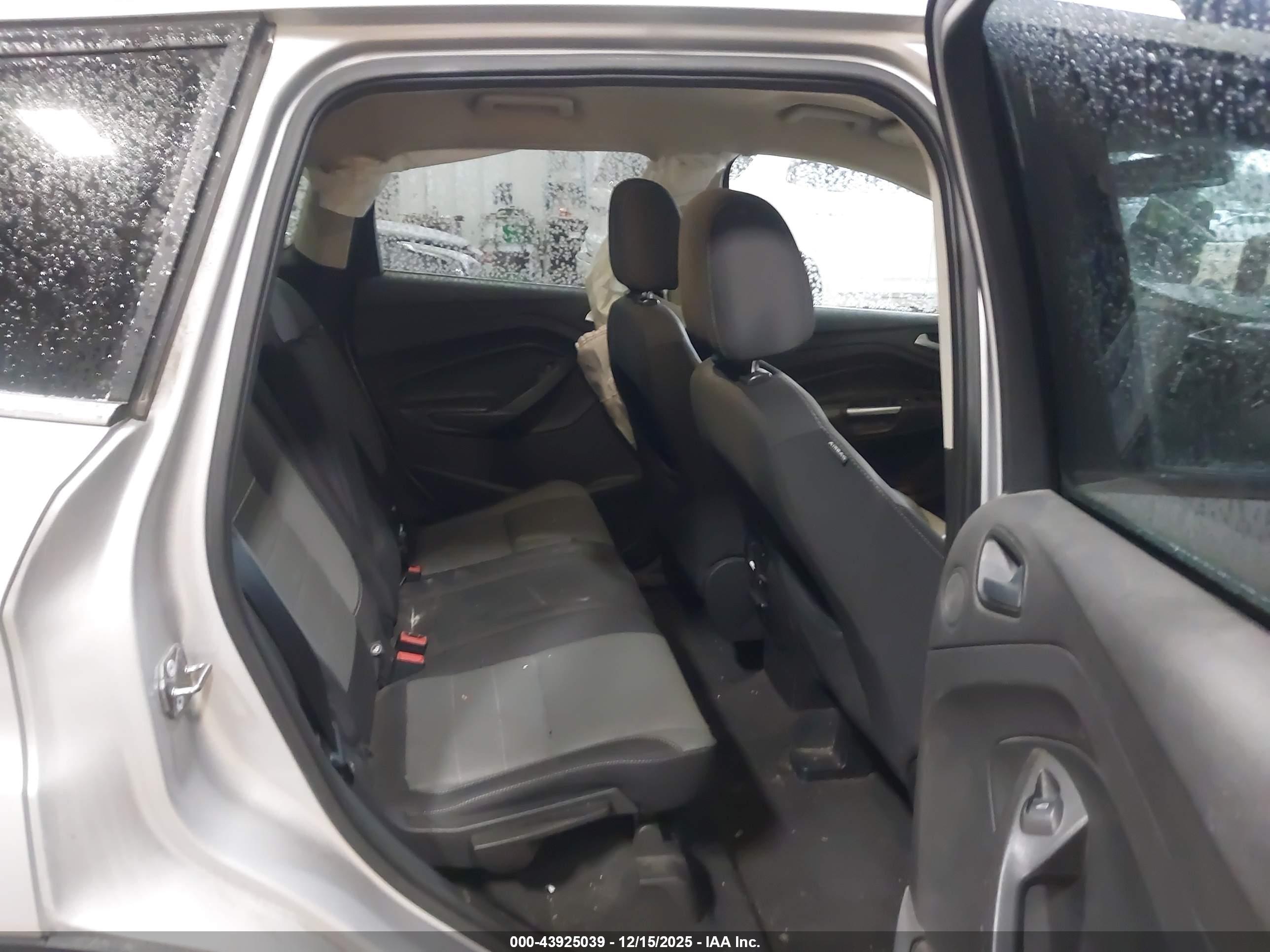 FORD ESCAPE image 8